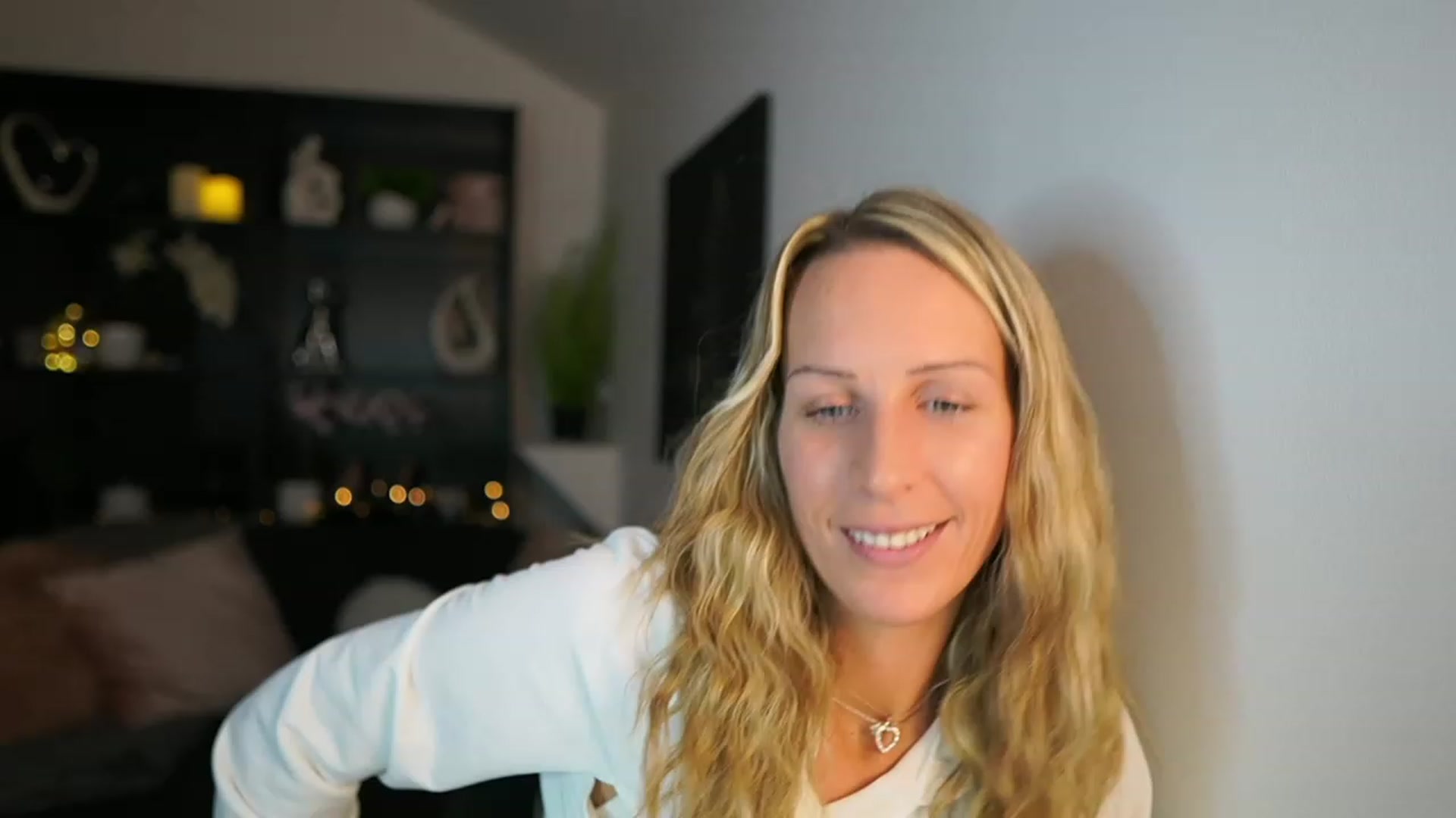 Gallery image thumbnail from Nikki__Sexx__'s myfreecams stream on, 10/16/2023, 22:27 image 7 of 20