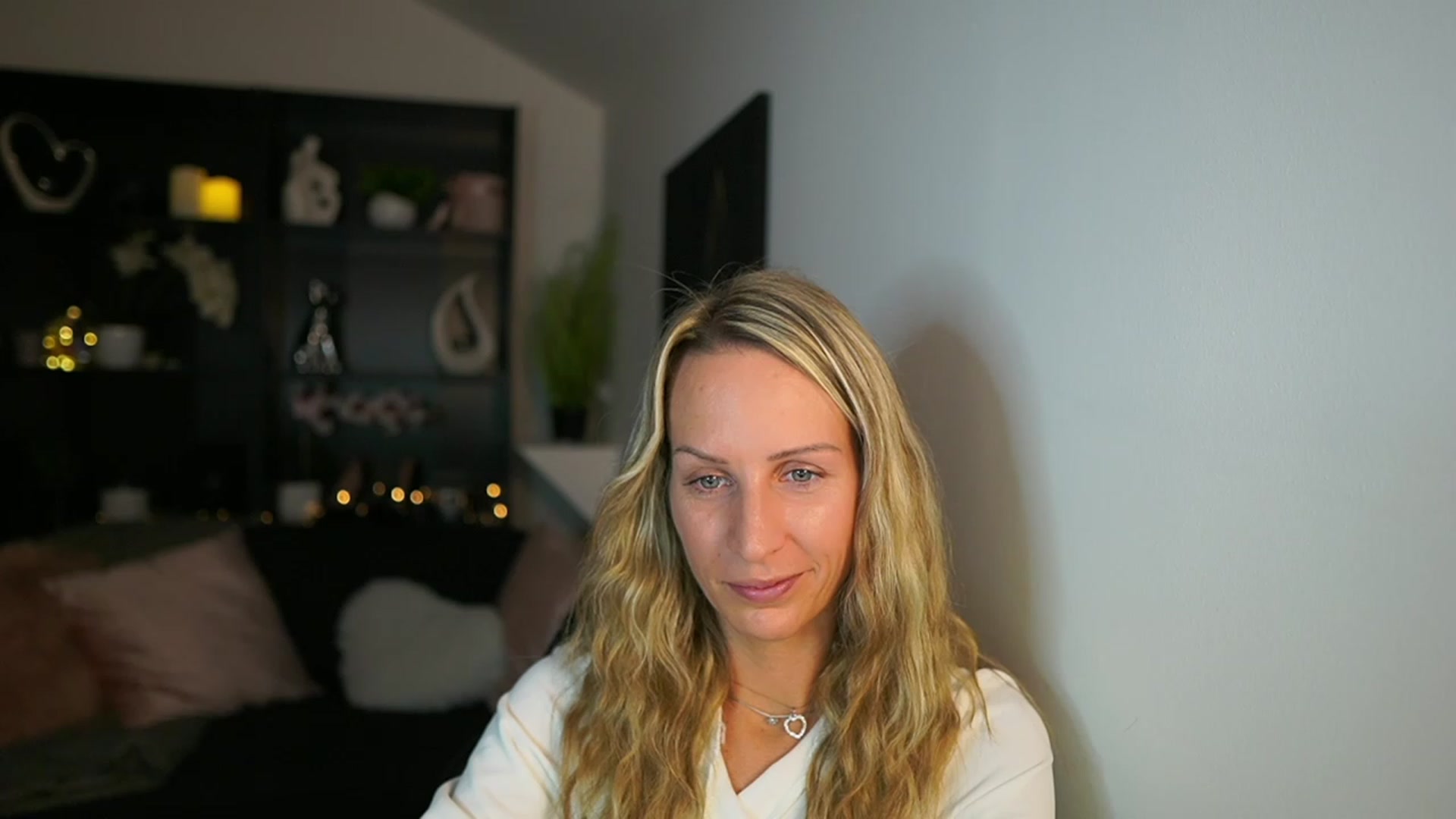Gallery image thumbnail from Nikki__Sexx__'s myfreecams stream on, 10/16/2023, 22:27 image 8 of 20