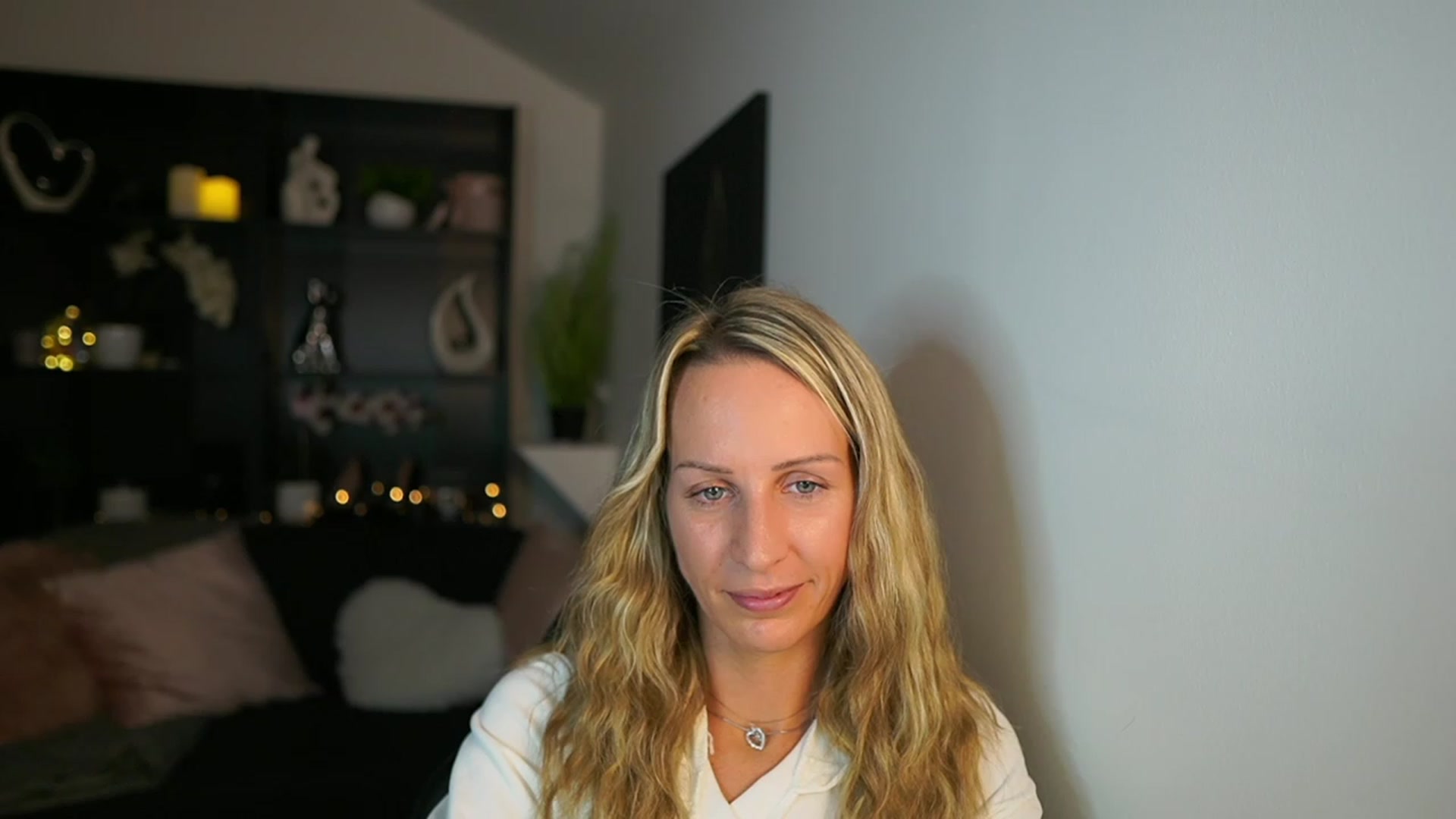 Gallery image thumbnail from Nikki__Sexx__'s myfreecams stream on, 10/16/2023, 22:27 image 11 of 20