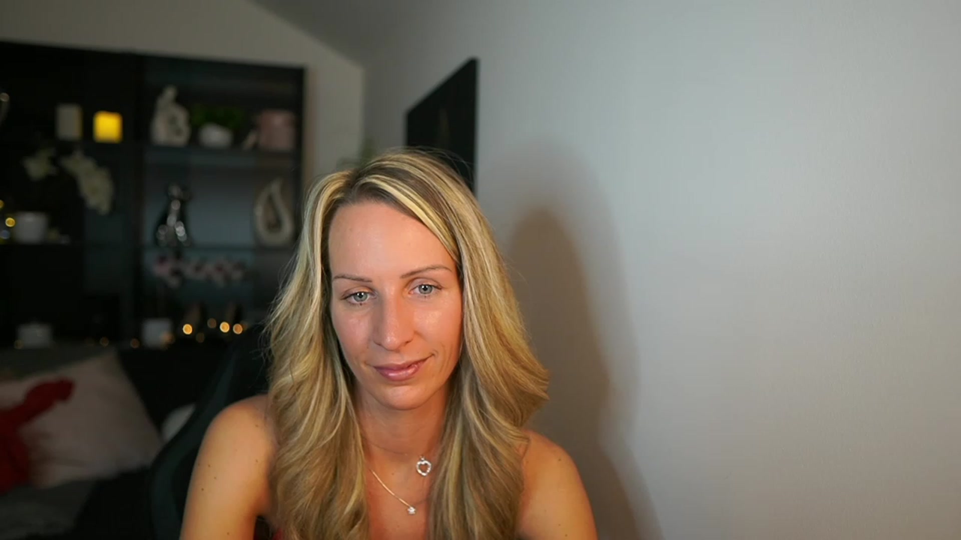 Gallery image thumbnail from Nikki__Sexx__'s myfreecams stream on, 10/19/2023, 23:04 image 17 of 20