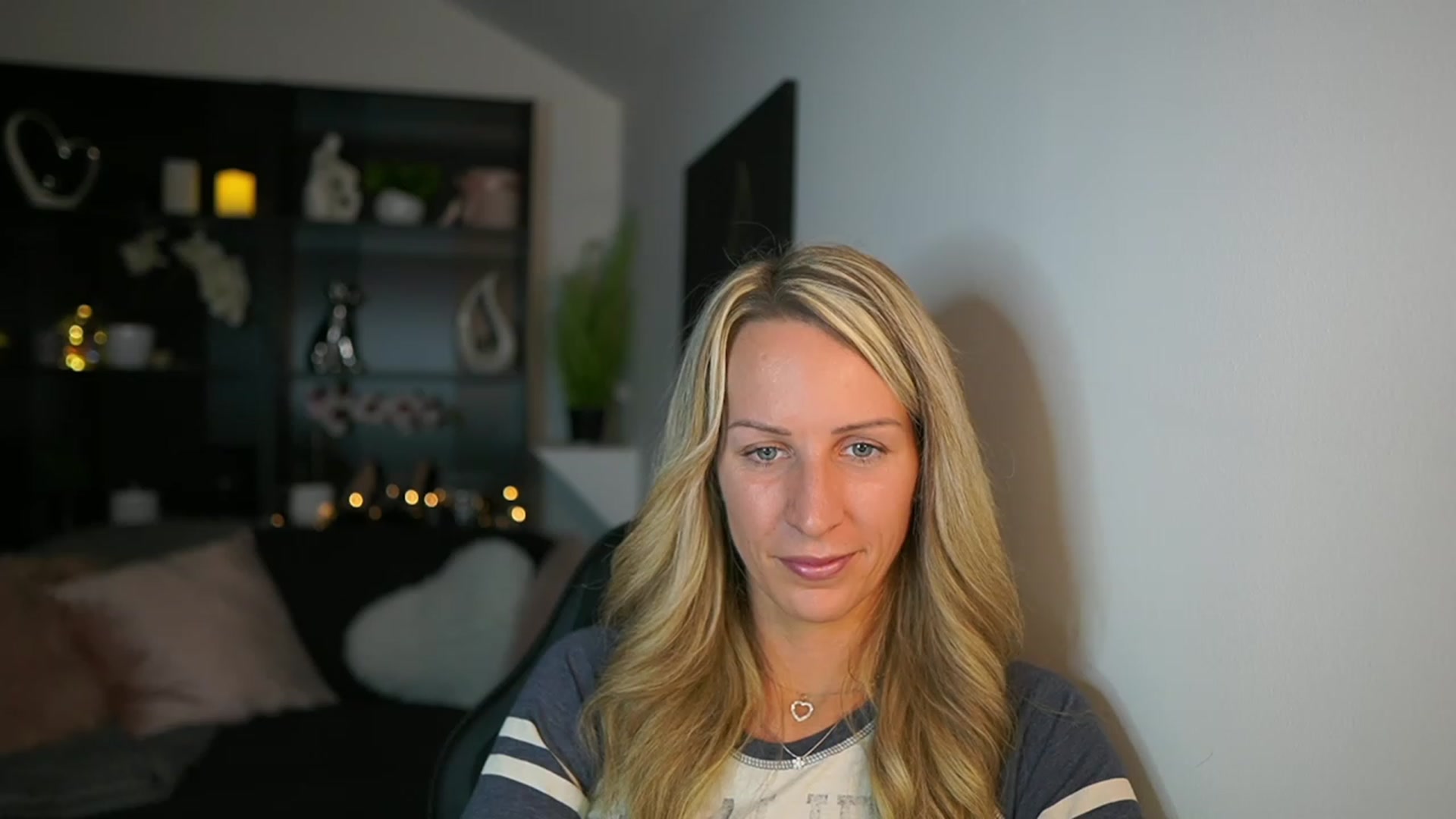 Gallery image thumbnail from Nikki__Sexx__'s myfreecams stream on, 10/22/2023, 19:09 image 15 of 20