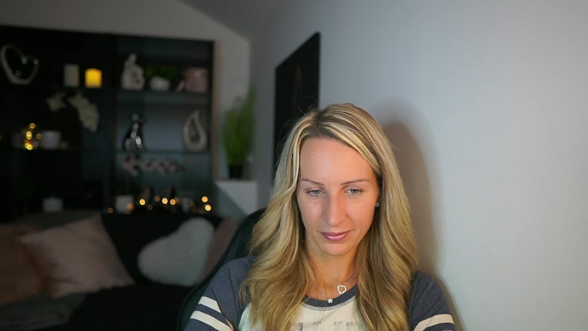 Gallery image thumbnail from Nikki__Sexx__'s myfreecams stream on, 10/22/2023, 19:09 image 19 of 20