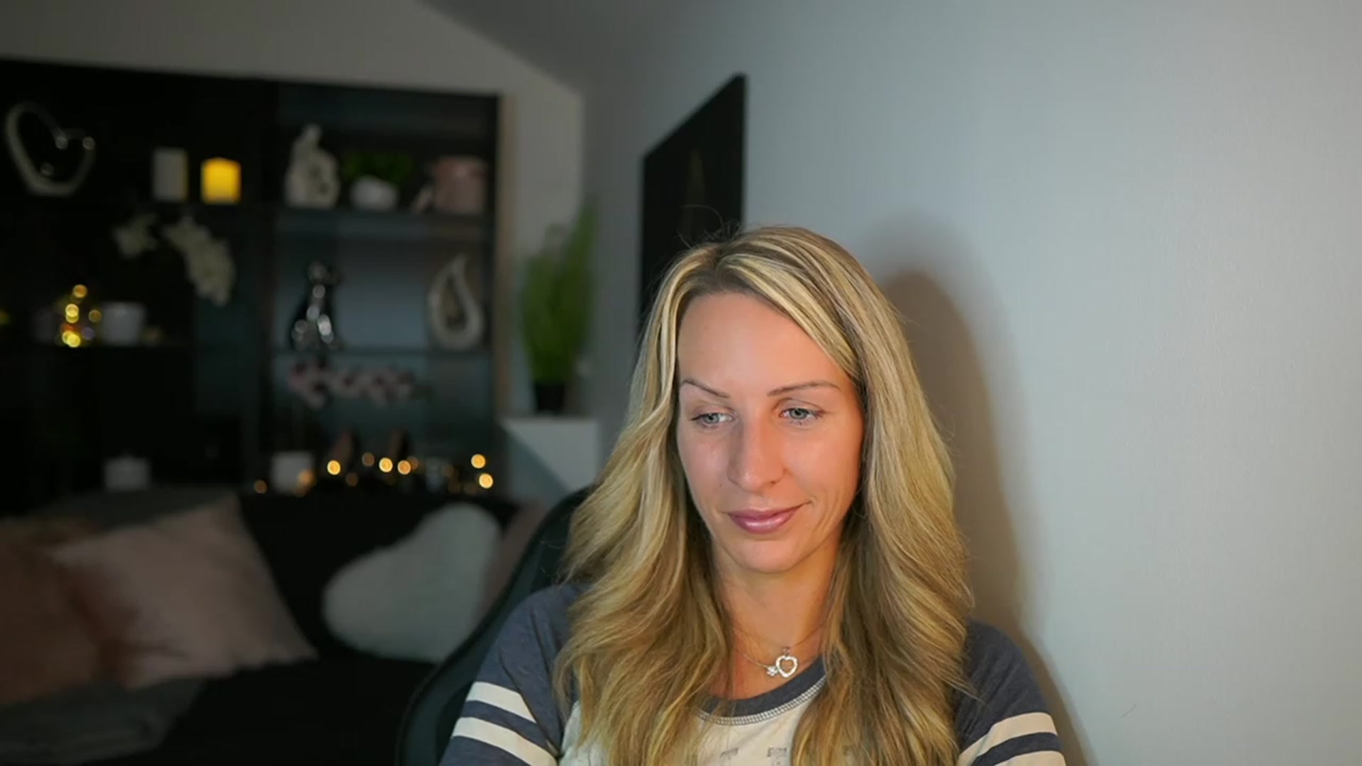 Gallery image thumbnail from Nikki__Sexx__'s myfreecams stream on, 10/22/2023, 19:09 image 8 of 20
