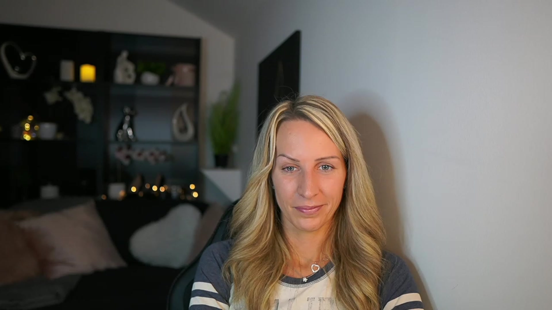 Gallery image thumbnail from Nikki__Sexx__'s myfreecams stream on, 10/22/2023, 19:09 image 18 of 20