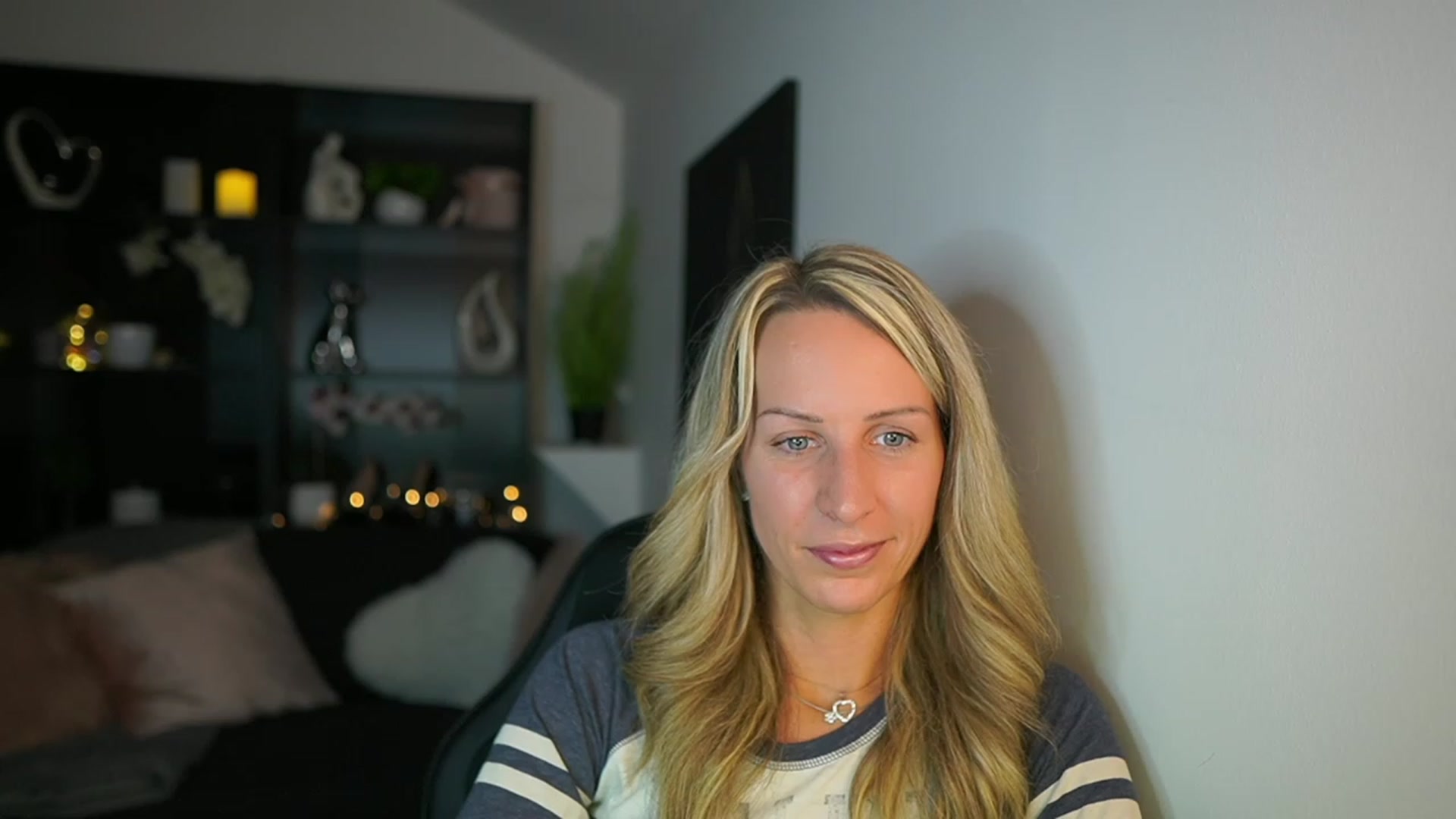 Gallery image thumbnail from Nikki__Sexx__'s myfreecams stream on, 10/22/2023, 19:09 image 9 of 20