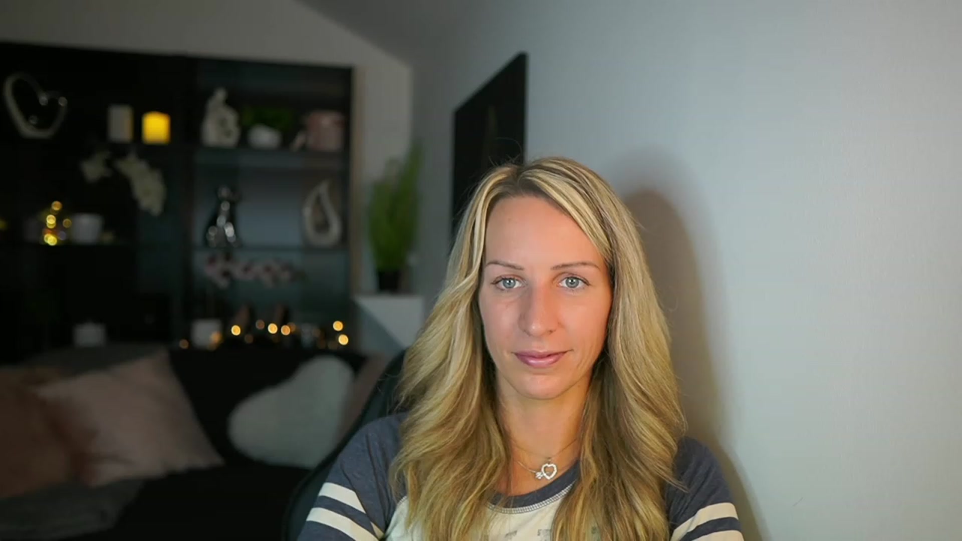 Gallery image thumbnail from Nikki__Sexx__'s myfreecams stream on, 10/22/2023, 19:09 image 7 of 20