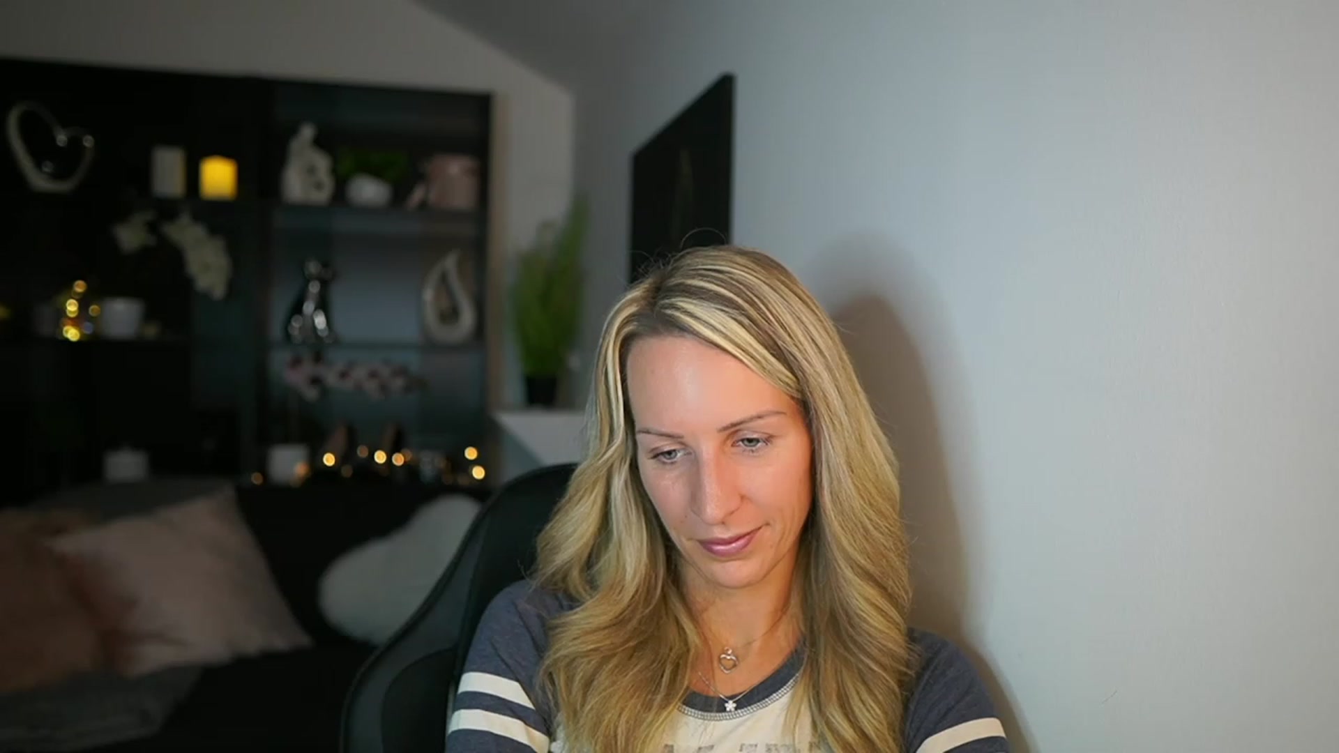 Gallery image thumbnail from Nikki__Sexx__'s myfreecams stream on, 10/22/2023, 19:53 image 3 of 20