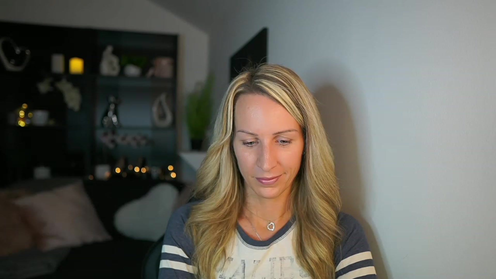 Gallery image thumbnail from Nikki__Sexx__'s myfreecams stream on, 10/22/2023, 19:53 image 15 of 20