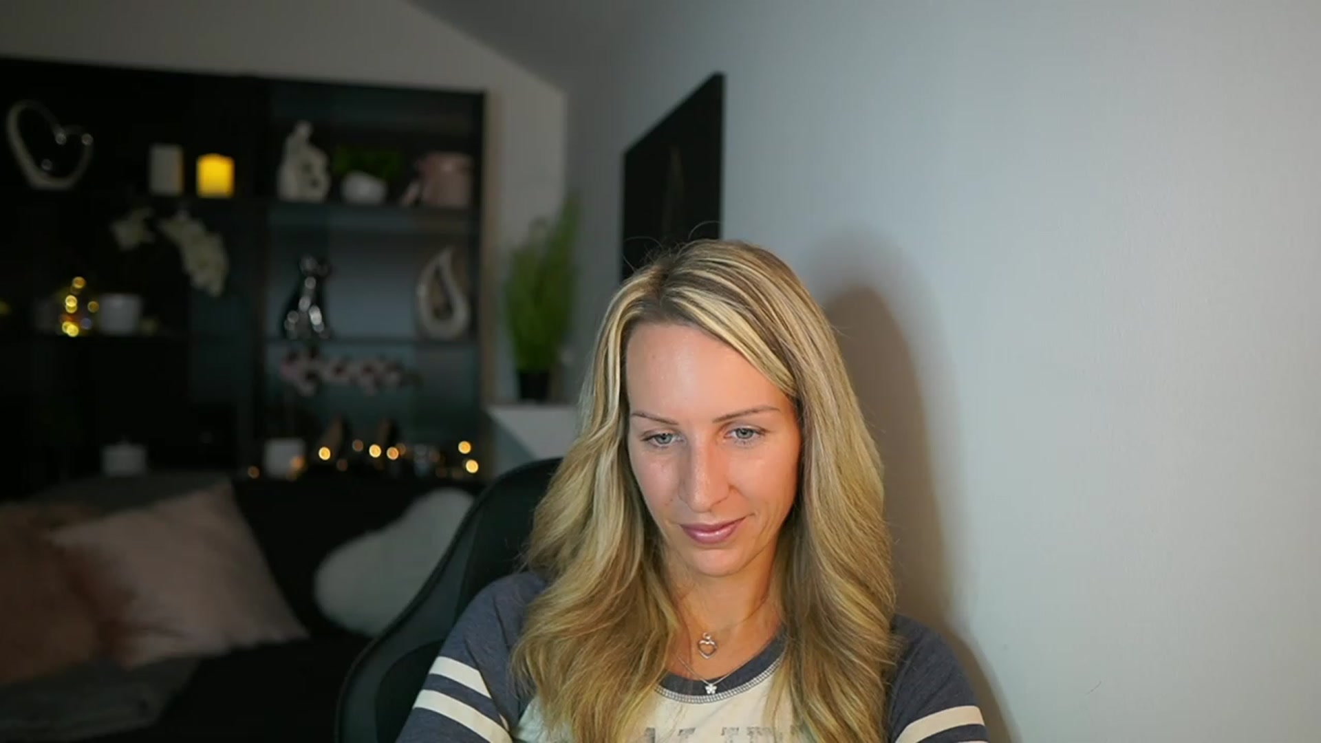 Gallery image thumbnail from Nikki__Sexx__'s myfreecams stream on, 10/22/2023, 19:53 image 2 of 20