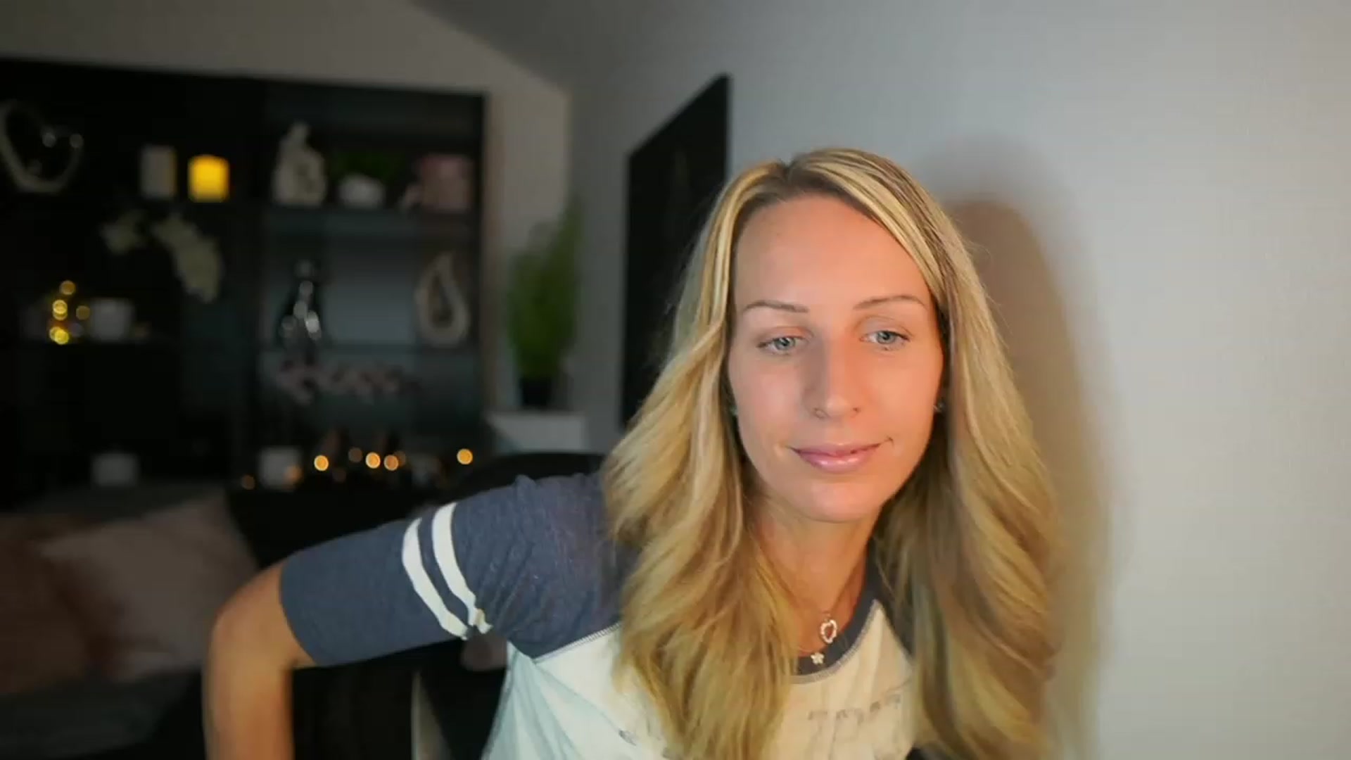Gallery image thumbnail from Nikki__Sexx__'s myfreecams stream on, 10/22/2023, 19:53 image 11 of 20