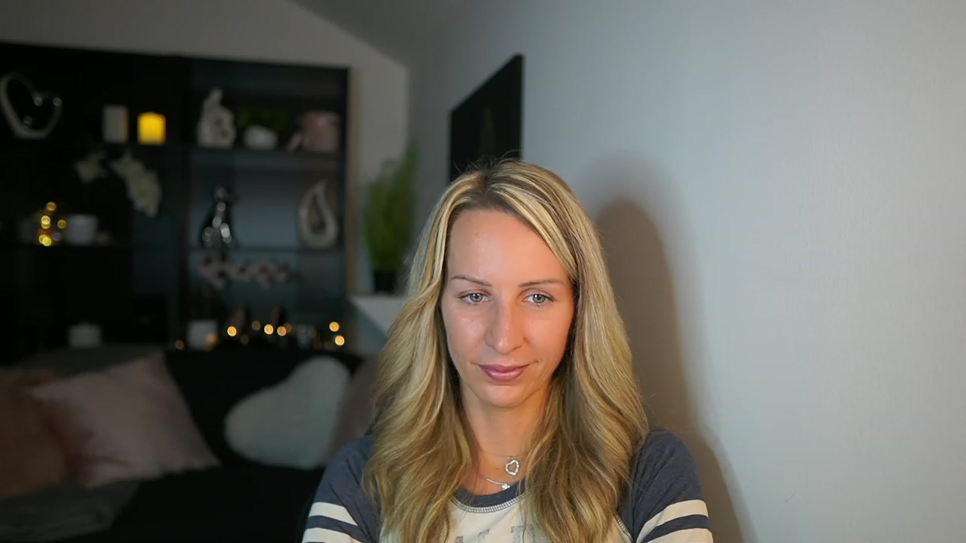 Gallery image thumbnail from Nikki__Sexx__'s myfreecams stream on, 10/22/2023, 20:31 image 16 of 20