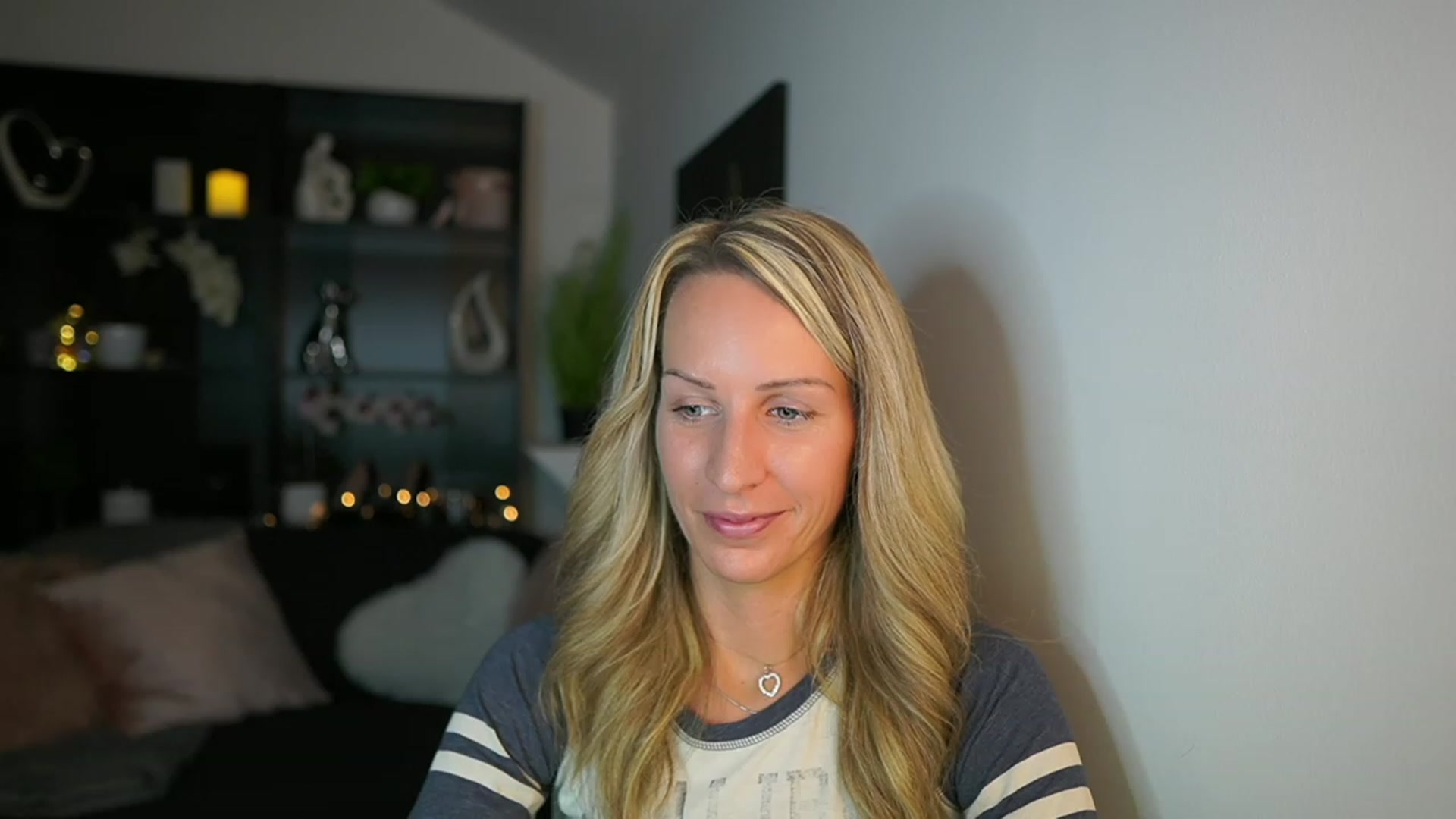 Gallery image thumbnail from Nikki__Sexx__'s myfreecams stream on, 10/22/2023, 20:31 image 15 of 20
