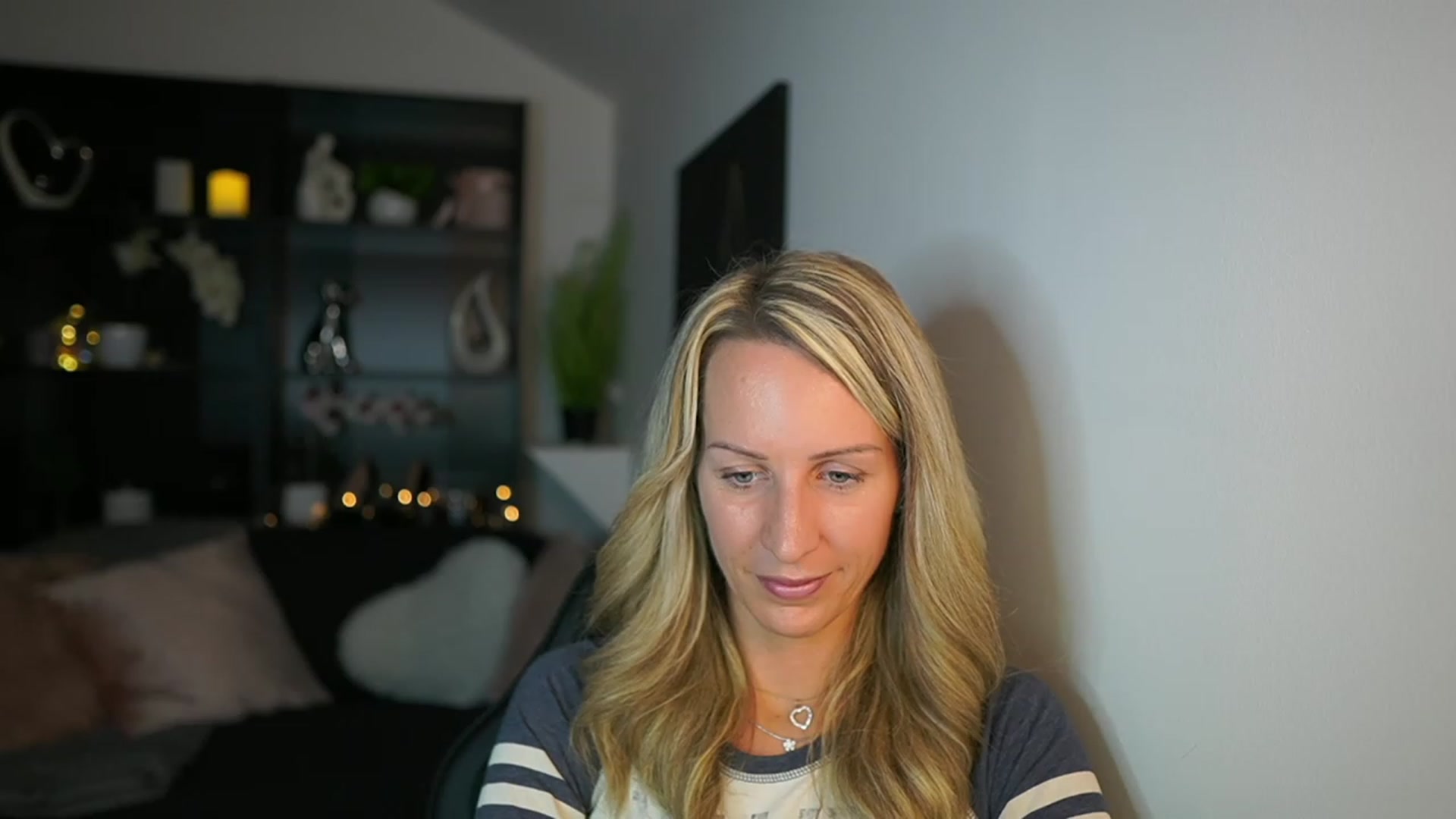 Gallery image thumbnail from Nikki__Sexx__'s myfreecams stream on, 10/22/2023, 20:31 image 17 of 20