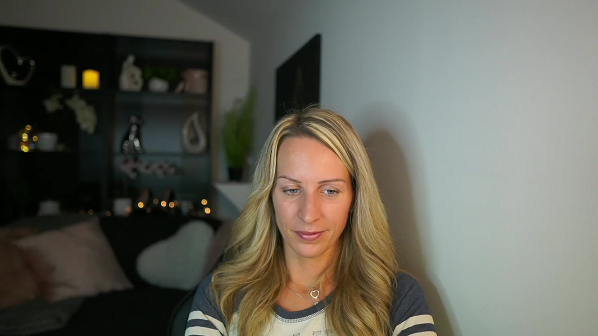 Gallery image thumbnail from Nikki__Sexx__'s myfreecams stream on, 10/22/2023, 21:51 image 6 of 20