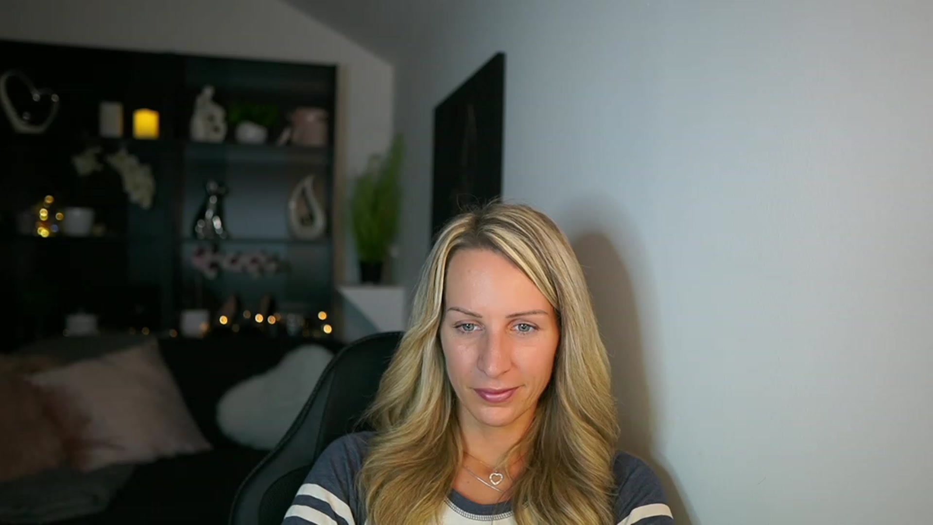 Gallery image thumbnail from Nikki__Sexx__'s myfreecams stream on, 10/22/2023, 21:51 image 3 of 20