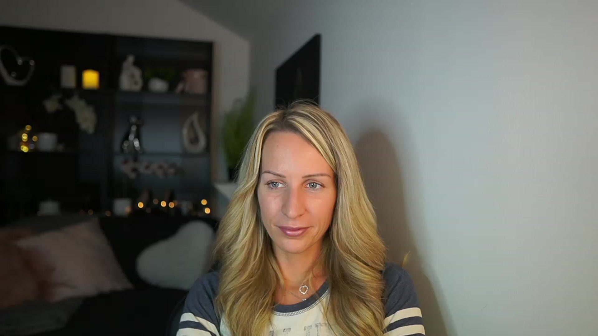 Gallery image thumbnail from Nikki__Sexx__'s myfreecams stream on, 10/22/2023, 21:51 image 4 of 20