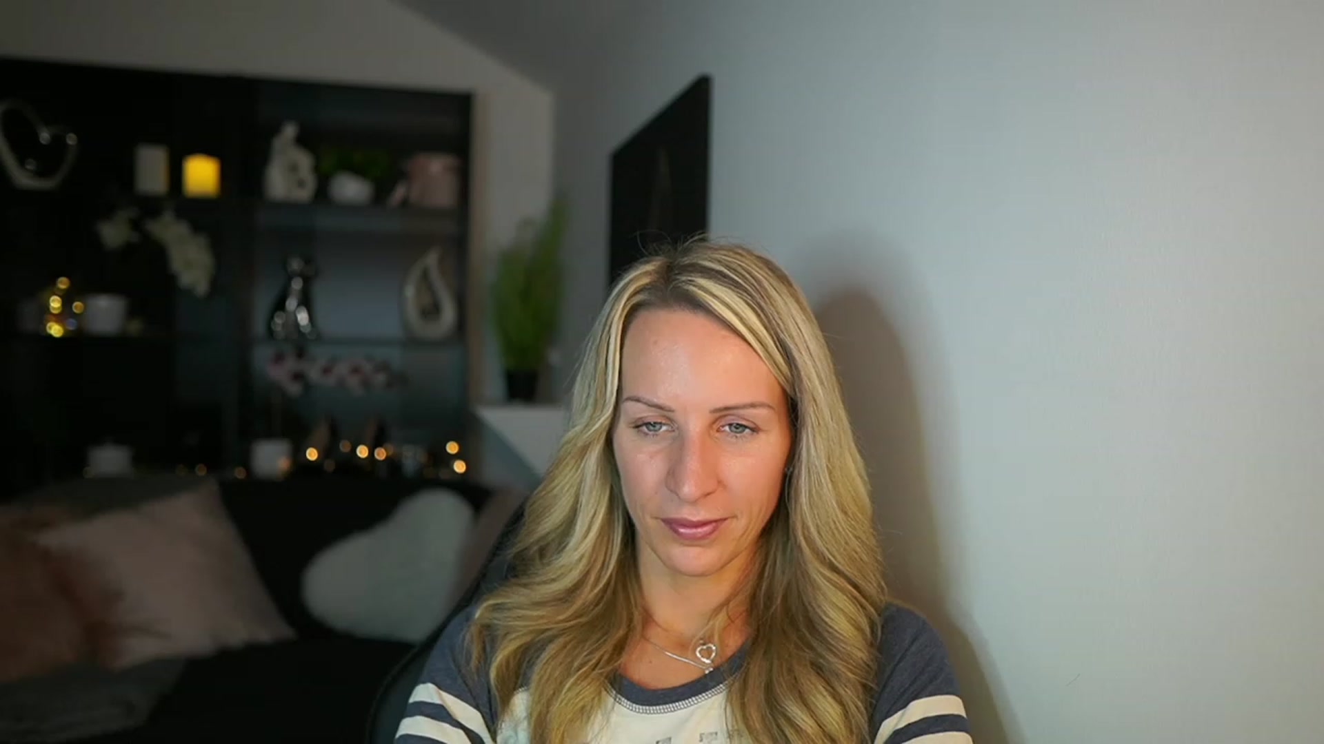 Gallery image thumbnail from Nikki__Sexx__'s myfreecams stream on, 10/22/2023, 21:51 image 7 of 20