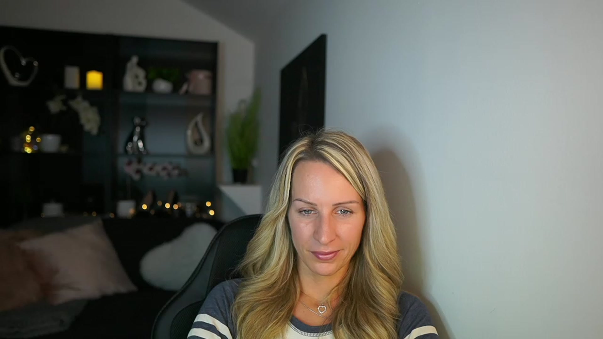 Gallery image thumbnail from Nikki__Sexx__'s myfreecams stream on, 10/22/2023, 21:51 image 2 of 20