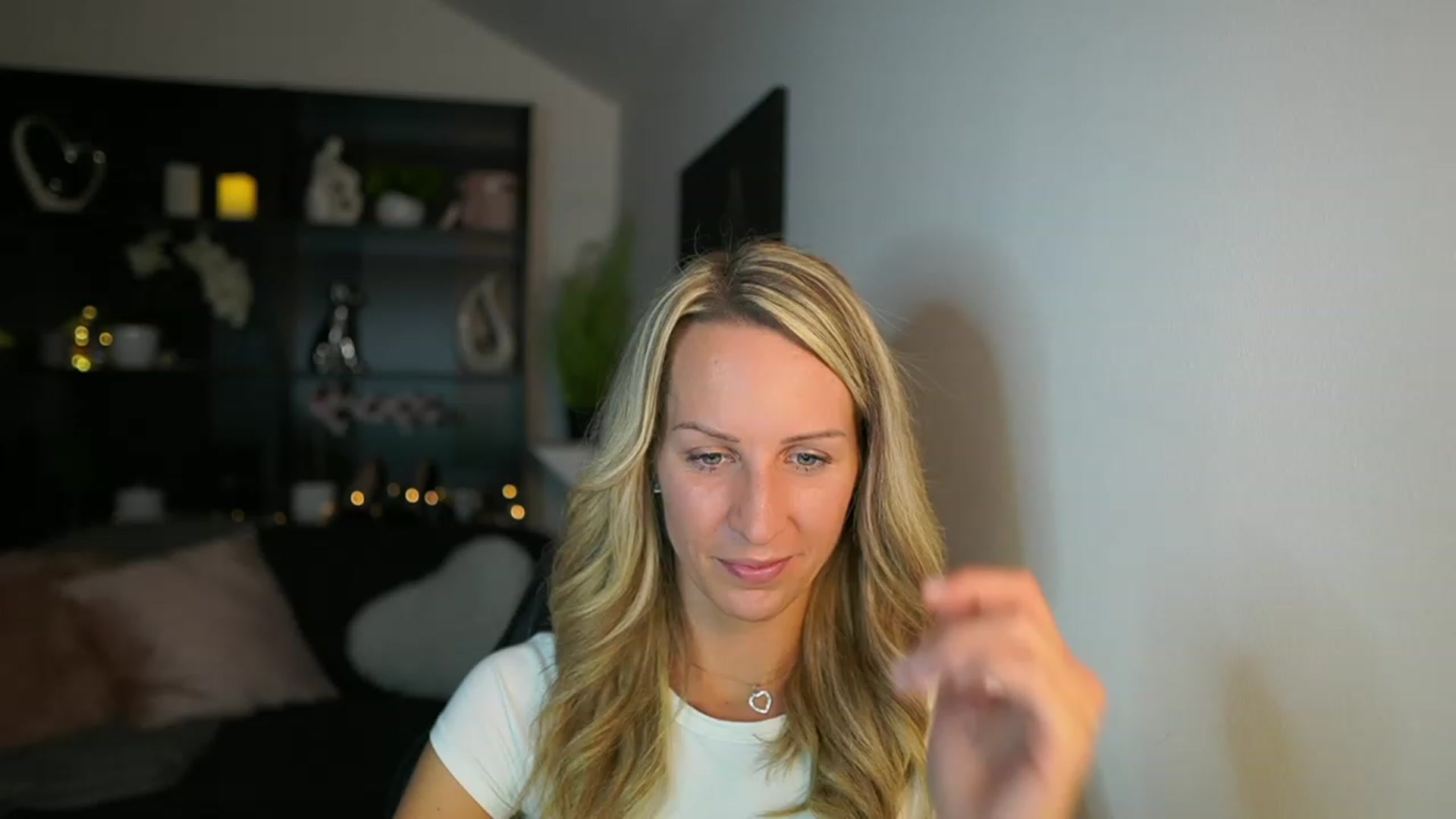 Gallery image thumbnail from Nikki__Sexx__'s myfreecams stream on, 10/23/2023, 19:02 image 15 of 20