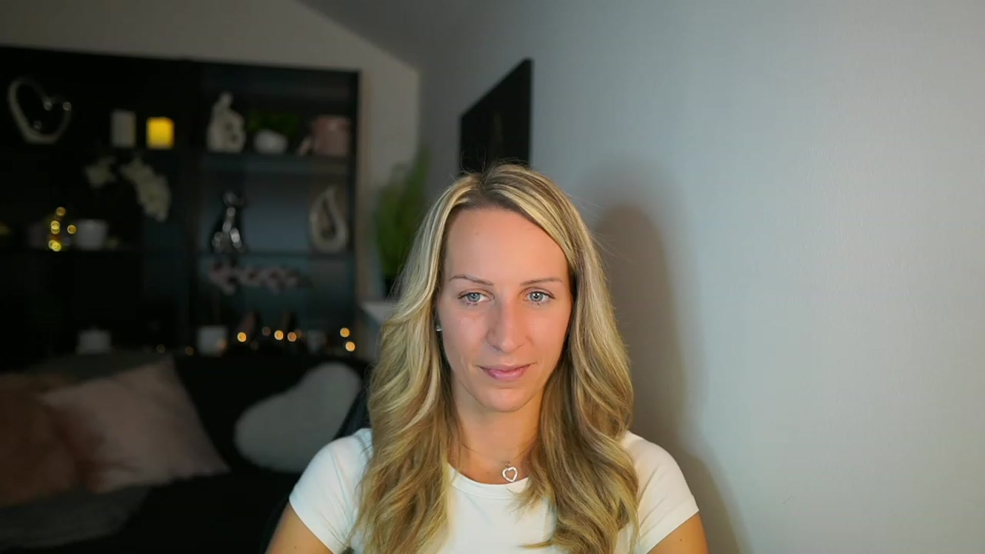 Gallery image thumbnail from Nikki__Sexx__'s myfreecams stream on, 10/23/2023, 19:02 image 18 of 20