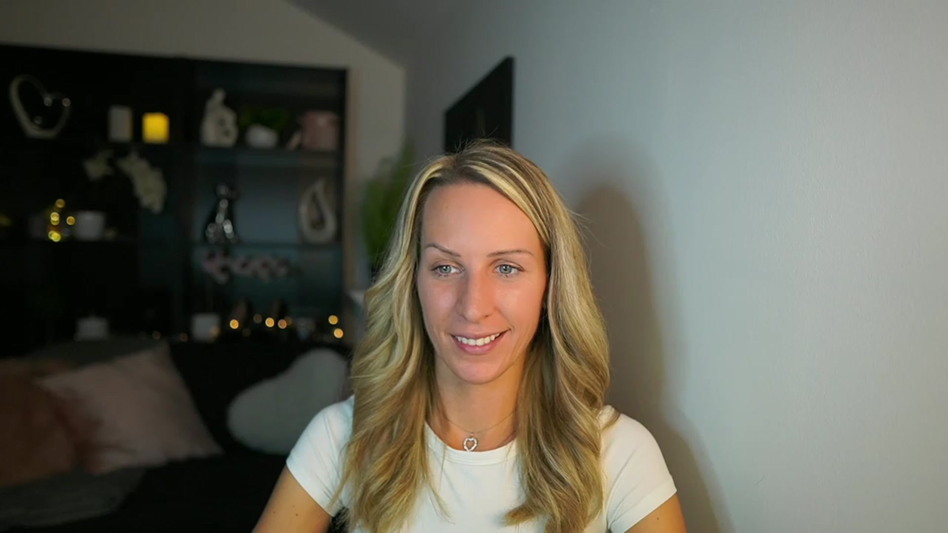 Gallery image thumbnail from Nikki__Sexx__'s myfreecams stream on, 10/23/2023, 19:23 image 9 of 20
