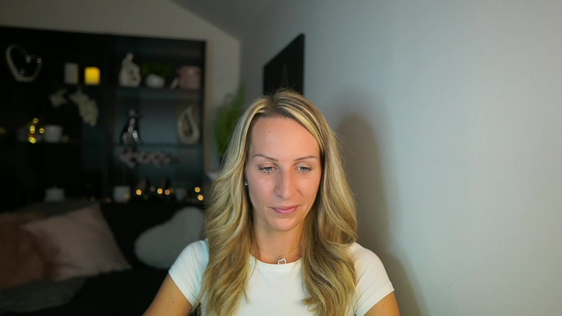 Gallery image thumbnail from Nikki__Sexx__'s myfreecams stream on, 10/23/2023, 19:23 image 16 of 20