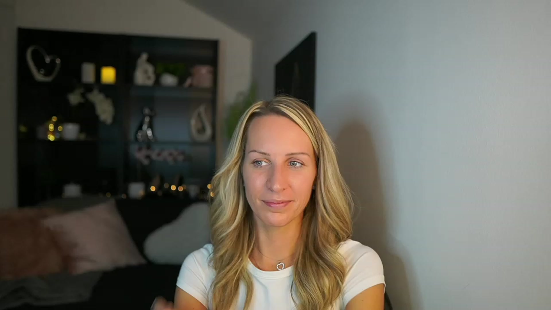 Gallery image thumbnail from Nikki__Sexx__'s myfreecams stream on, 10/23/2023, 20:49 image 16 of 20