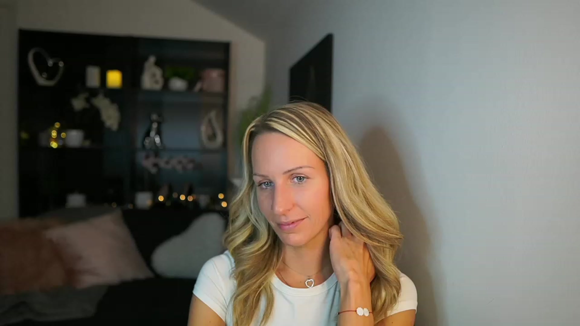 Gallery image thumbnail from Nikki__Sexx__'s myfreecams stream on, 10/23/2023, 20:49 image 17 of 20