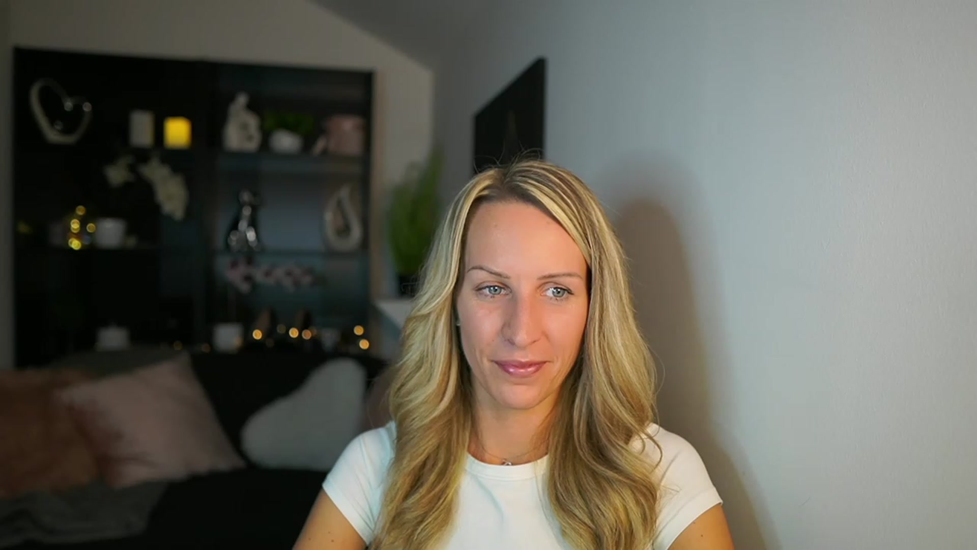 Gallery image thumbnail from Nikki__Sexx__'s myfreecams stream on, 10/23/2023, 22:20 image 10 of 20