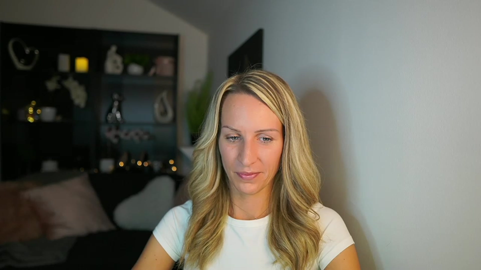 Gallery image thumbnail from Nikki__Sexx__'s myfreecams stream on, 10/23/2023, 22:20 image 14 of 20
