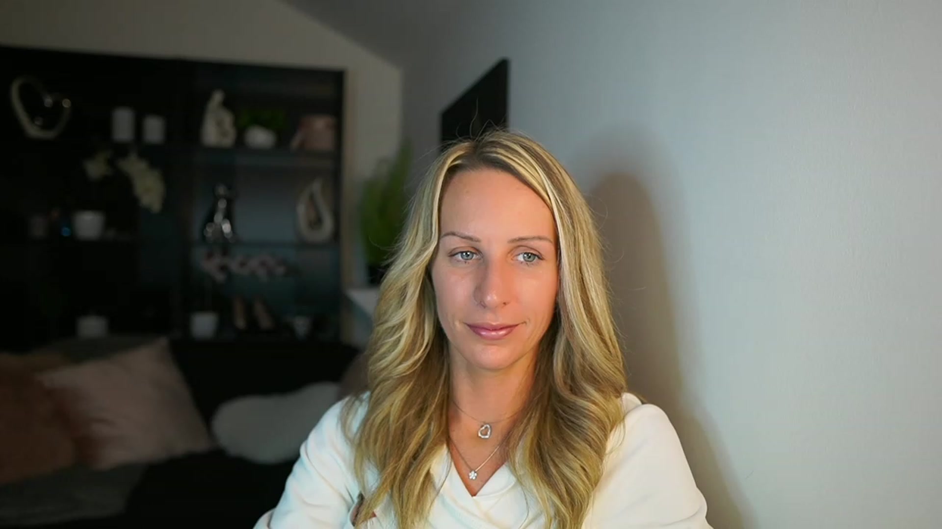 Gallery image thumbnail from Nikki__Sexx__'s myfreecams stream on, 10/24/2023, 19:03 image 8 of 20