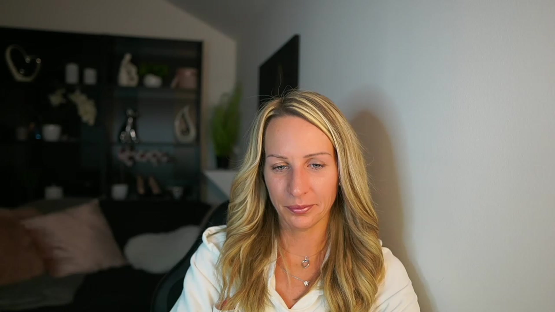 Gallery image thumbnail from Nikki__Sexx__'s myfreecams stream on, 10/24/2023, 19:03 image 2 of 20