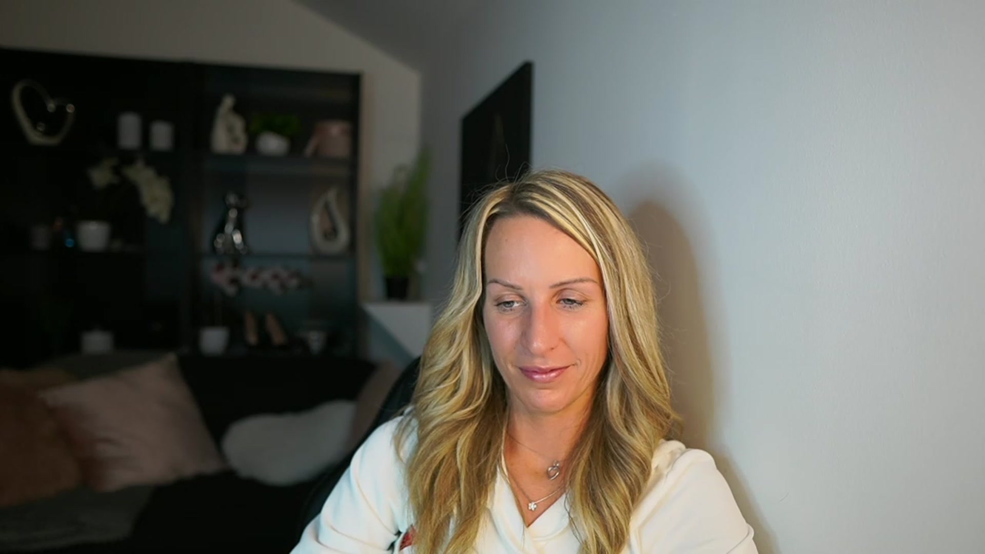 Gallery image thumbnail from Nikki__Sexx__'s myfreecams stream on, 10/24/2023, 19:03 image 13 of 20