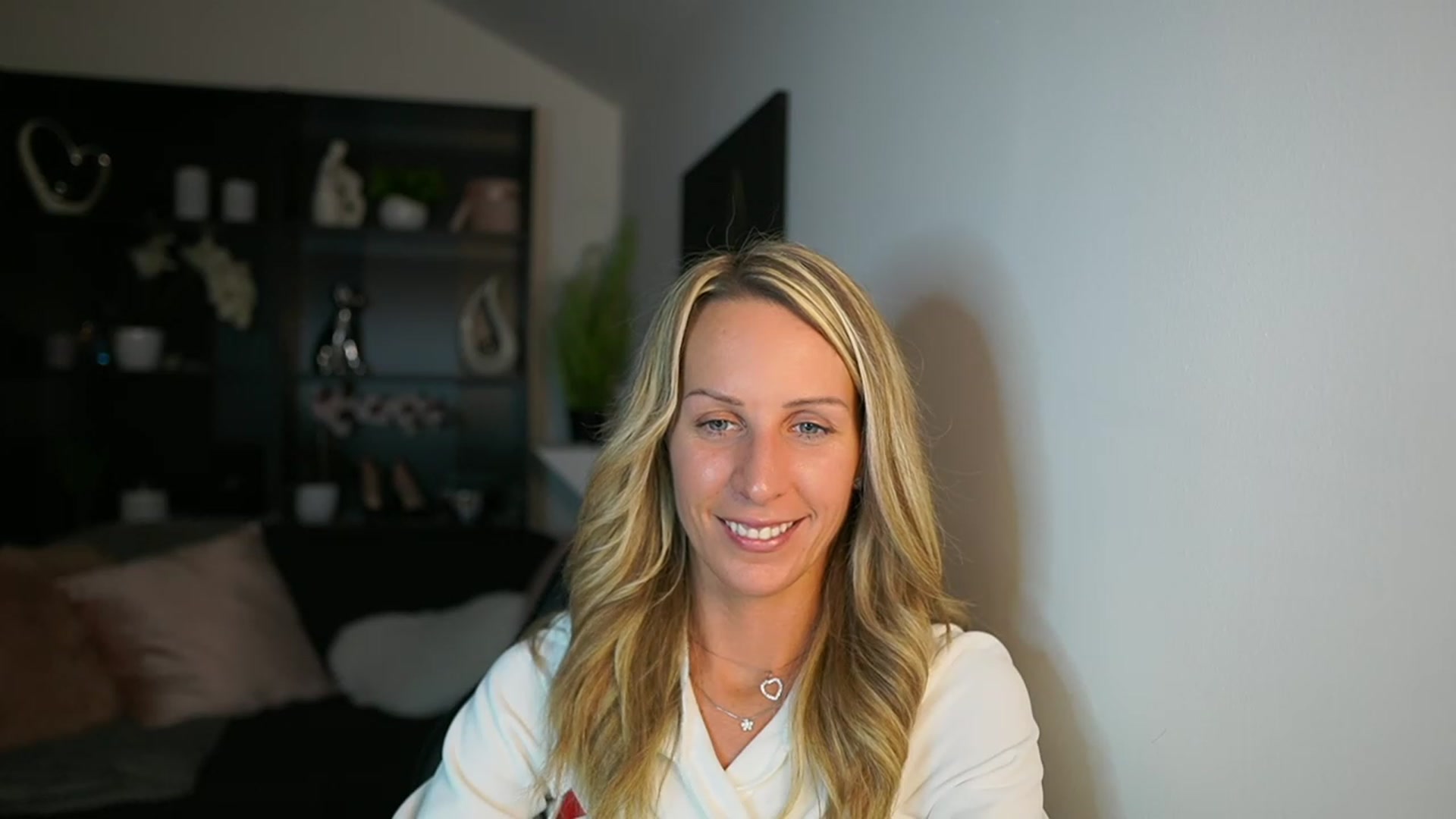 Gallery image thumbnail from Nikki__Sexx__'s myfreecams stream on, 10/24/2023, 19:03 image 18 of 20