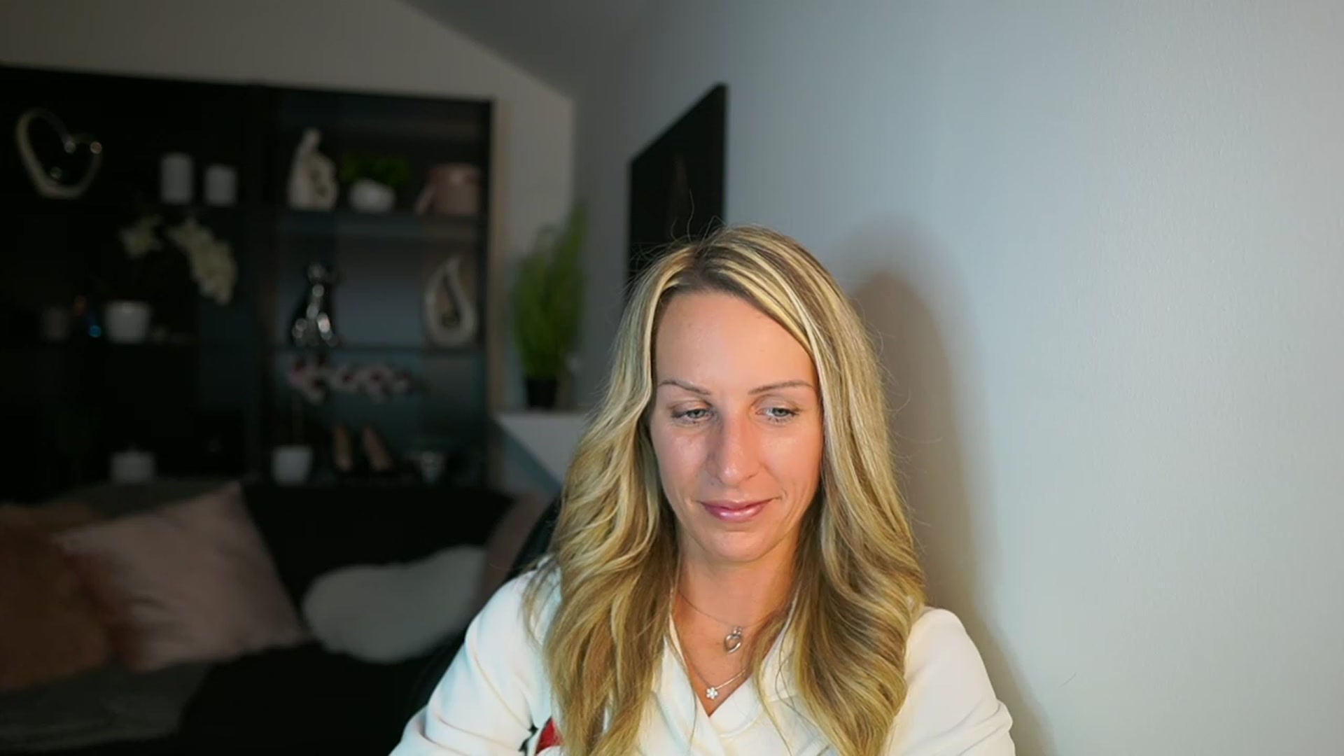 Gallery image thumbnail from Nikki__Sexx__'s myfreecams stream on, 10/24/2023, 19:03 image 12 of 20
