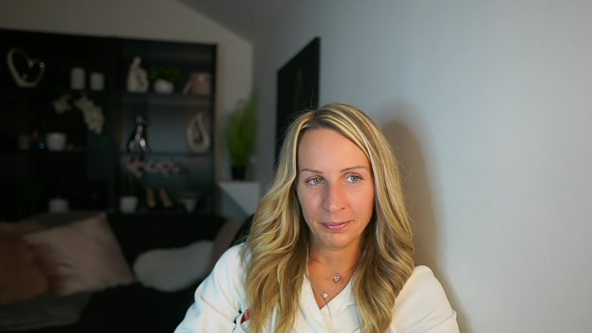 Gallery image thumbnail from Nikki__Sexx__'s myfreecams stream on, 10/24/2023, 19:03 image 14 of 20