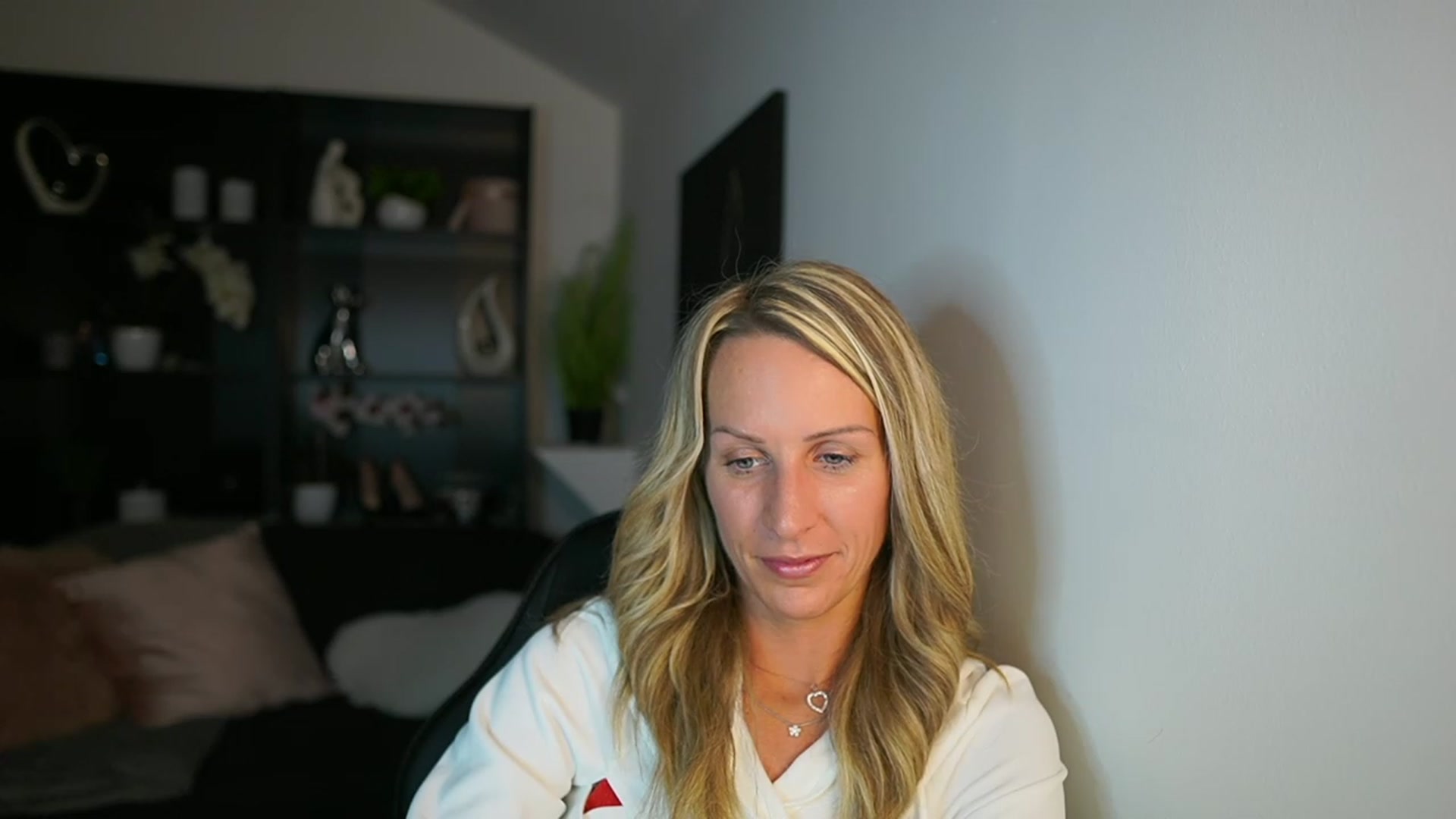 Gallery image thumbnail from Nikki__Sexx__'s myfreecams stream on, 10/24/2023, 19:03 image 19 of 20