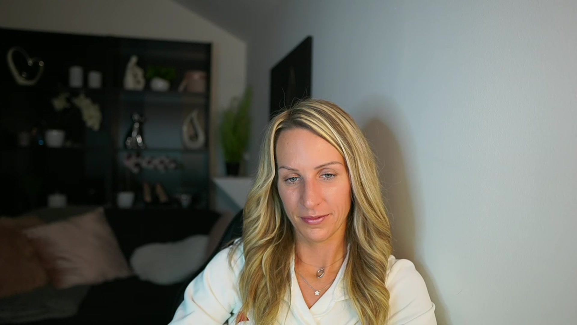 Gallery image thumbnail from Nikki__Sexx__'s myfreecams stream on, 10/24/2023, 19:03 image 16 of 20