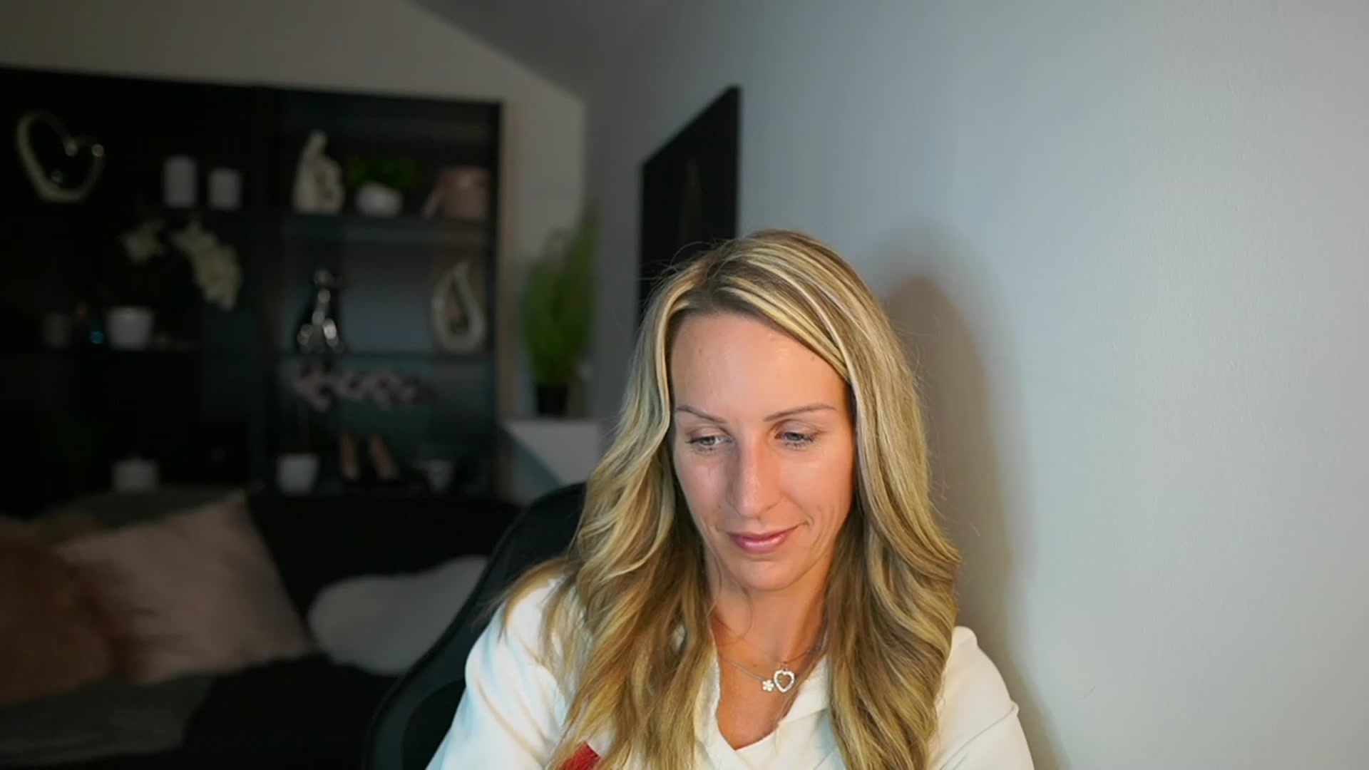 Gallery image thumbnail from Nikki__Sexx__'s myfreecams stream on, 10/24/2023, 19:43 image 5 of 20
