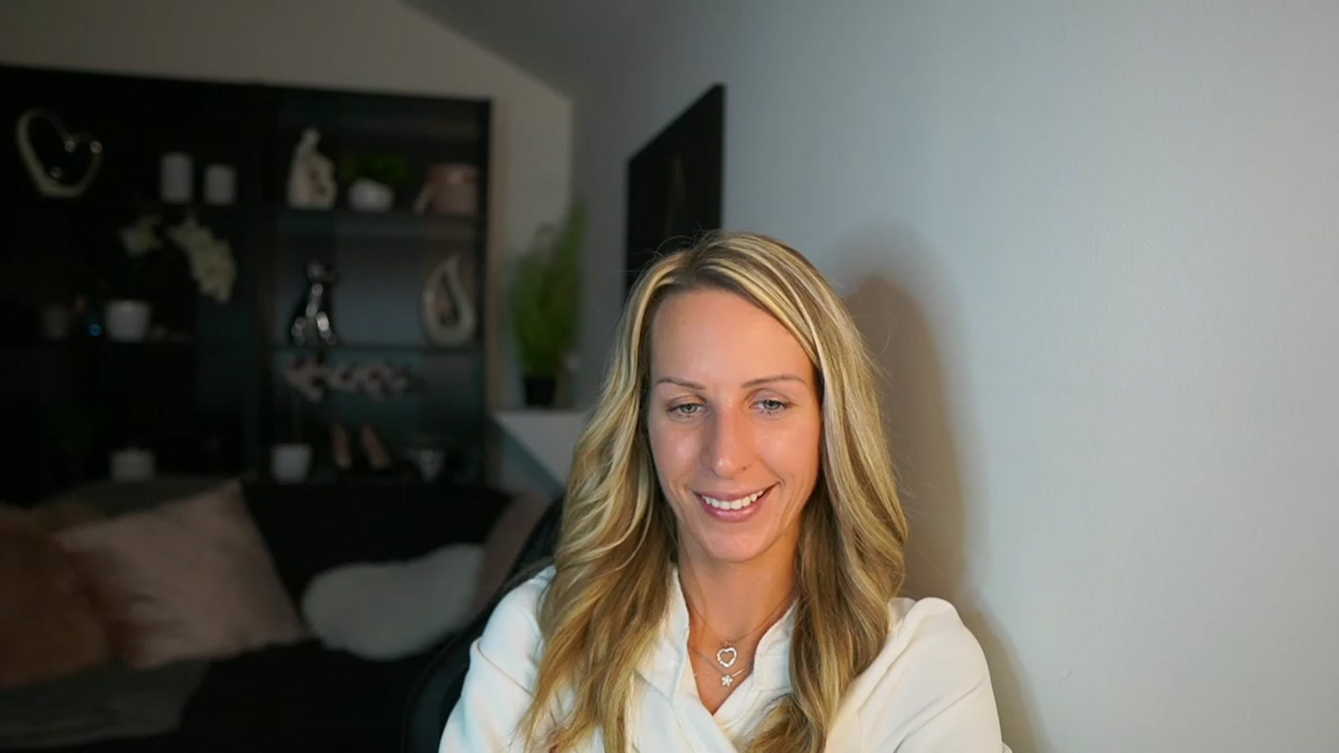 Gallery image thumbnail from Nikki__Sexx__'s myfreecams stream on, 10/24/2023, 19:43 image 20 of 20