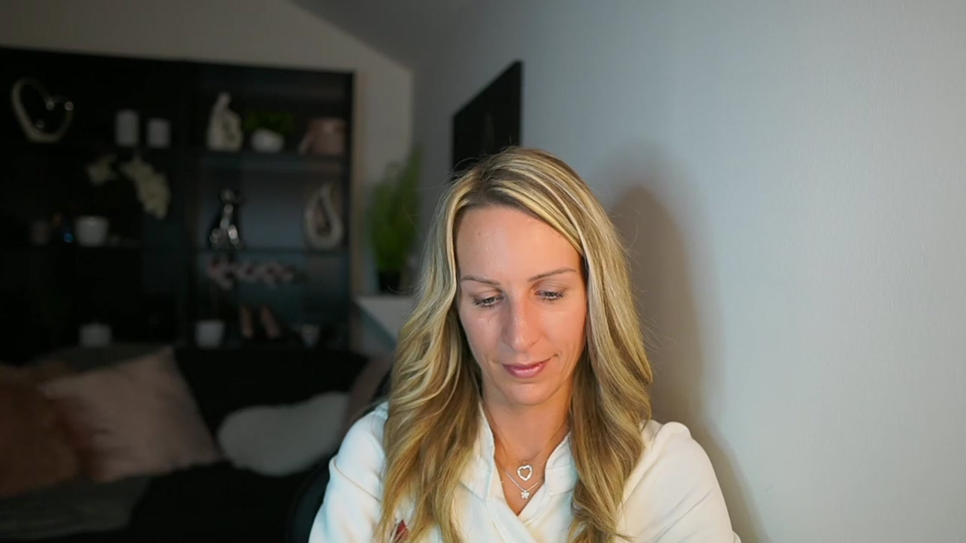 Gallery image thumbnail from Nikki__Sexx__'s myfreecams stream on, 10/24/2023, 19:43 image 19 of 20