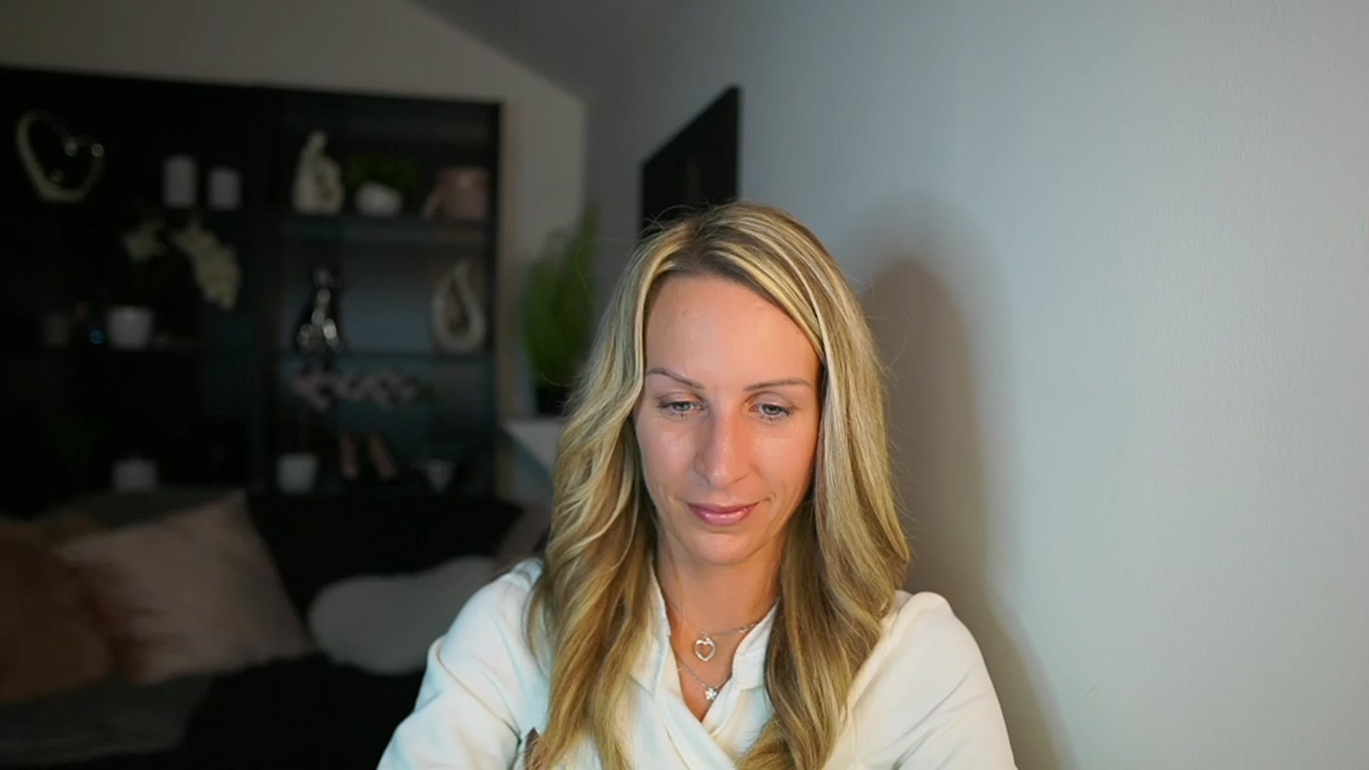 Gallery image thumbnail from Nikki__Sexx__'s myfreecams stream on, 10/24/2023, 19:43 image 14 of 20