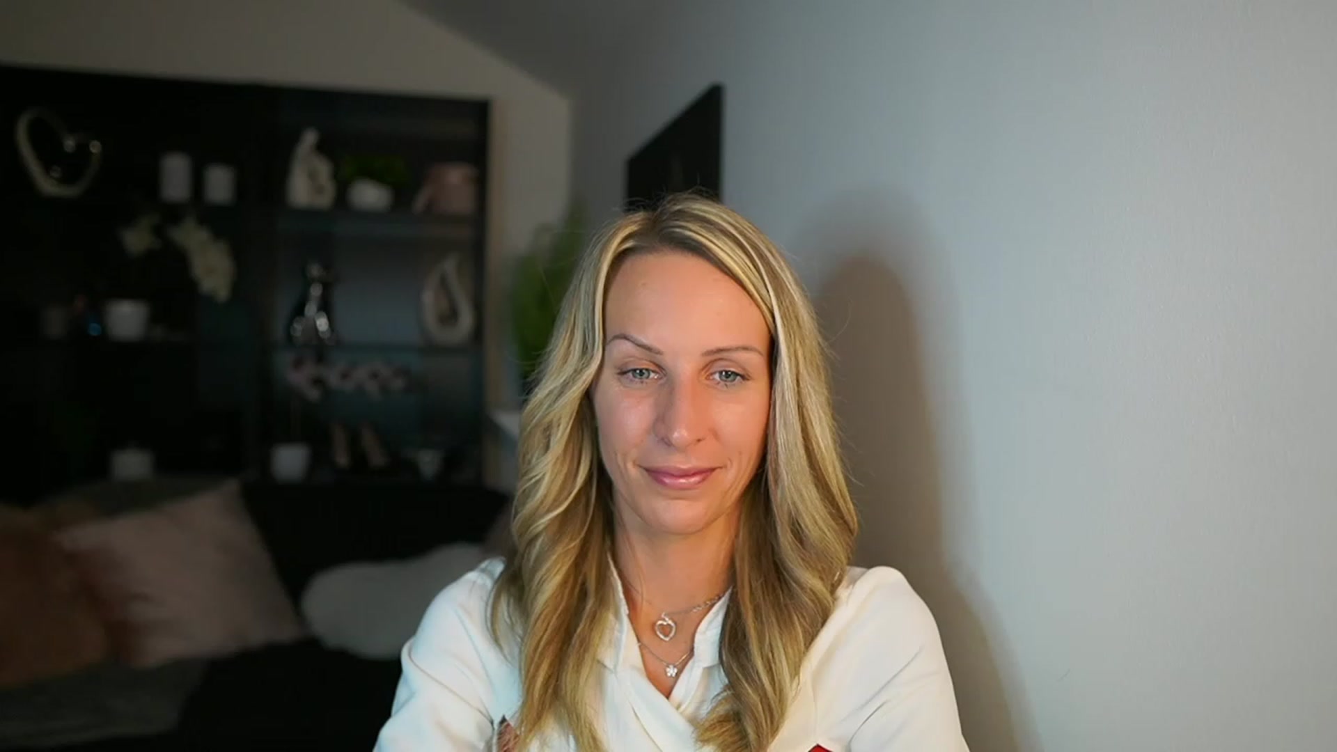 Gallery image thumbnail from Nikki__Sexx__'s myfreecams stream on, 10/24/2023, 19:43 image 13 of 20