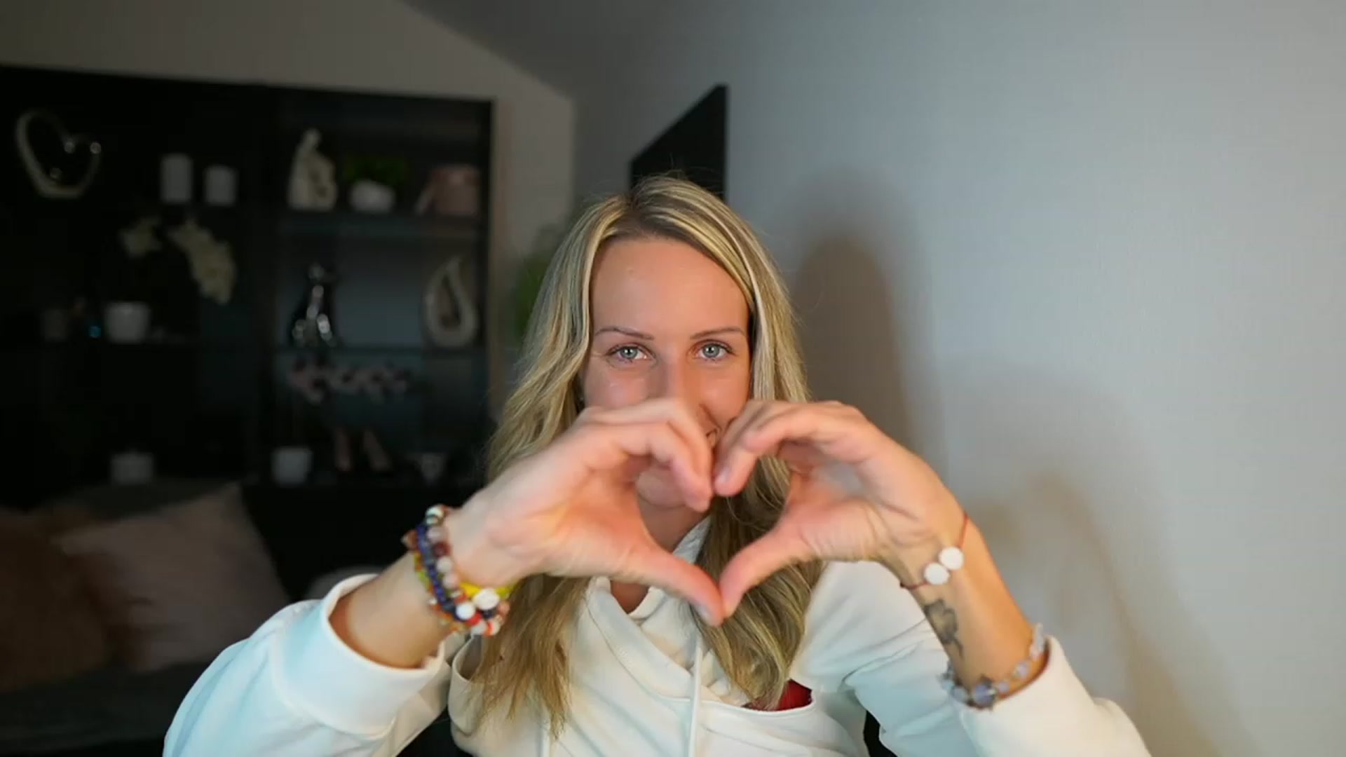 Gallery image thumbnail from Nikki__Sexx__'s myfreecams stream on, 10/24/2023, 19:43 image 12 of 20