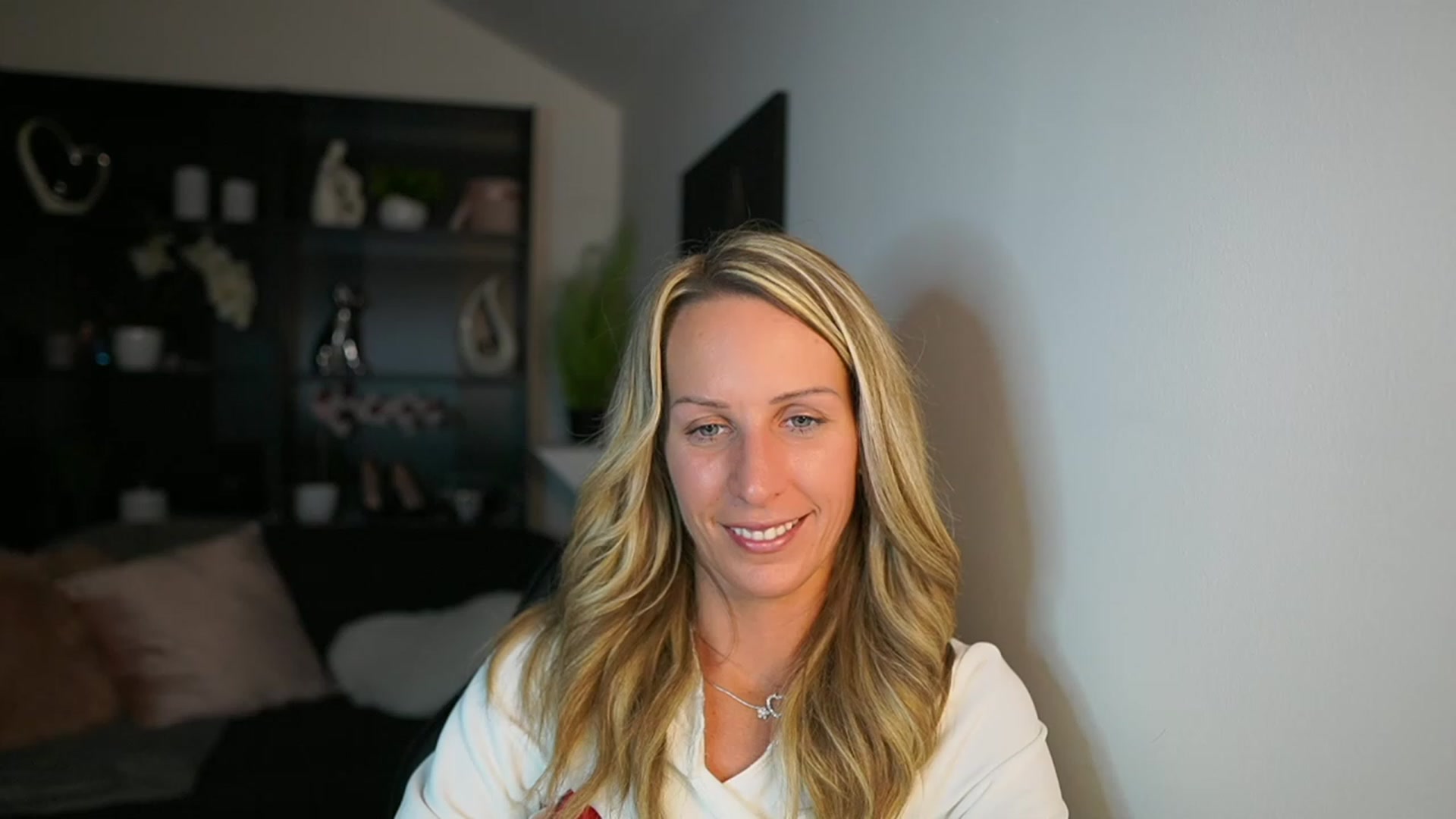 Gallery image thumbnail from Nikki__Sexx__'s myfreecams stream on, 10/24/2023, 19:43 image 2 of 20