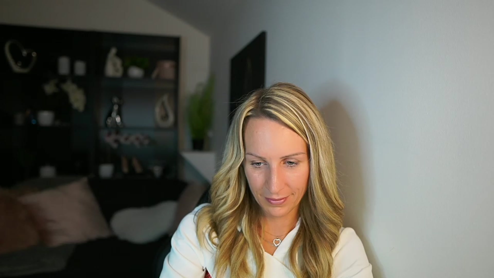 Gallery image thumbnail from Nikki__Sexx__'s myfreecams stream on, 10/24/2023, 20:40 image 1 of 20
