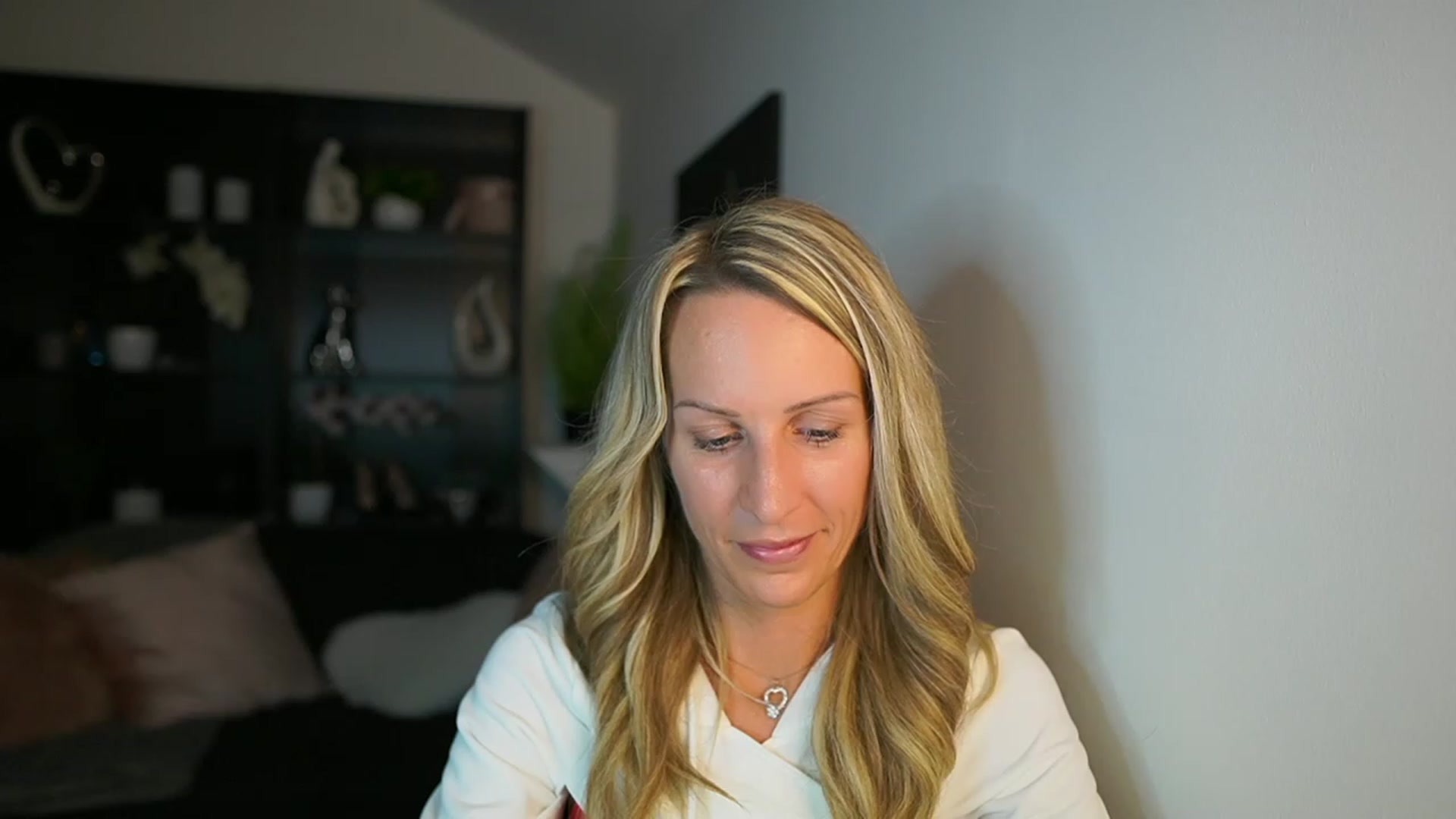 Gallery image thumbnail from Nikki__Sexx__'s myfreecams stream on, 10/24/2023, 20:40 image 10 of 20