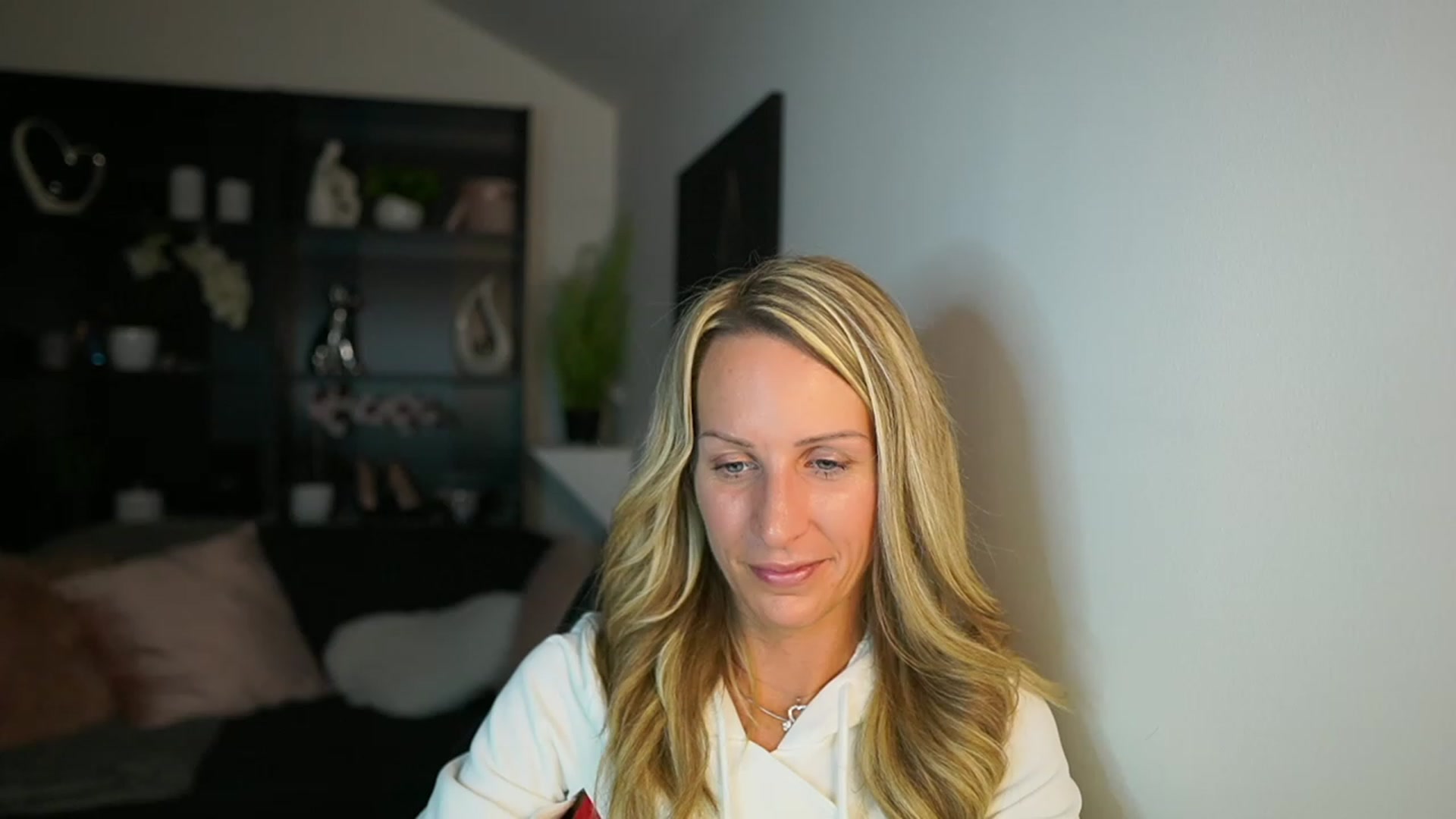 Gallery image thumbnail from Nikki__Sexx__'s myfreecams stream on, 10/24/2023, 20:40 image 16 of 20
