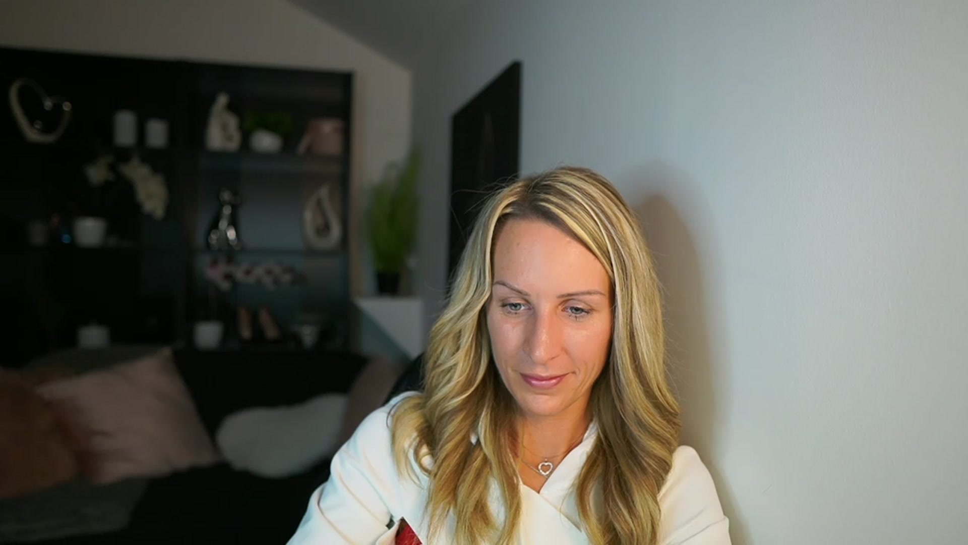 Gallery image thumbnail from Nikki__Sexx__'s myfreecams stream on, 10/24/2023, 20:40 image 3 of 20
