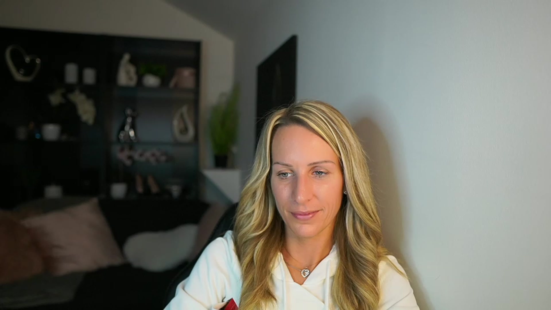 Gallery image thumbnail from Nikki__Sexx__'s myfreecams stream on, 10/24/2023, 20:40 image 20 of 20